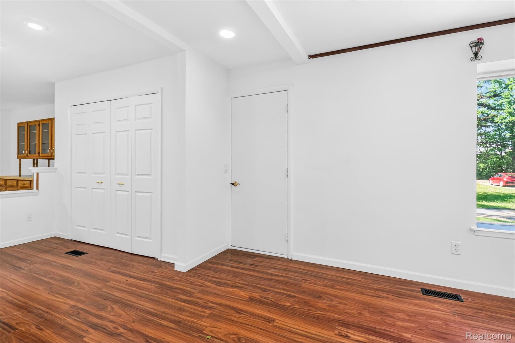 48050 Hull Road Property Photo 4