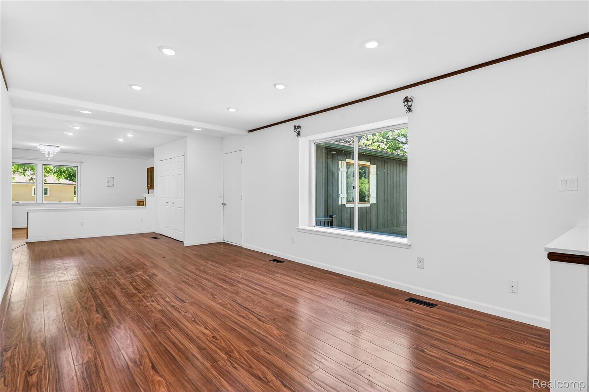 48050 Hull Road Property Photo 8