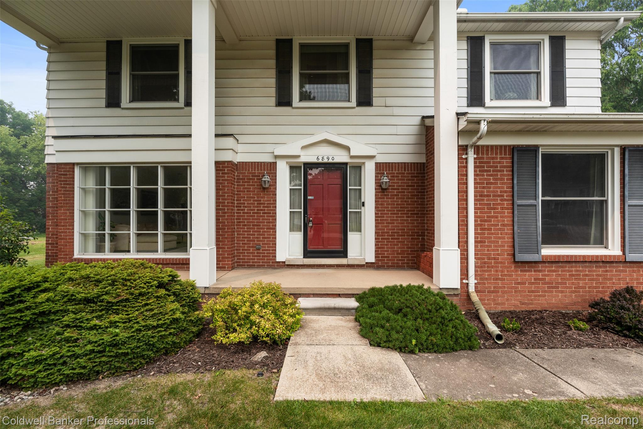 6890 Alderley Way Property Photo 3