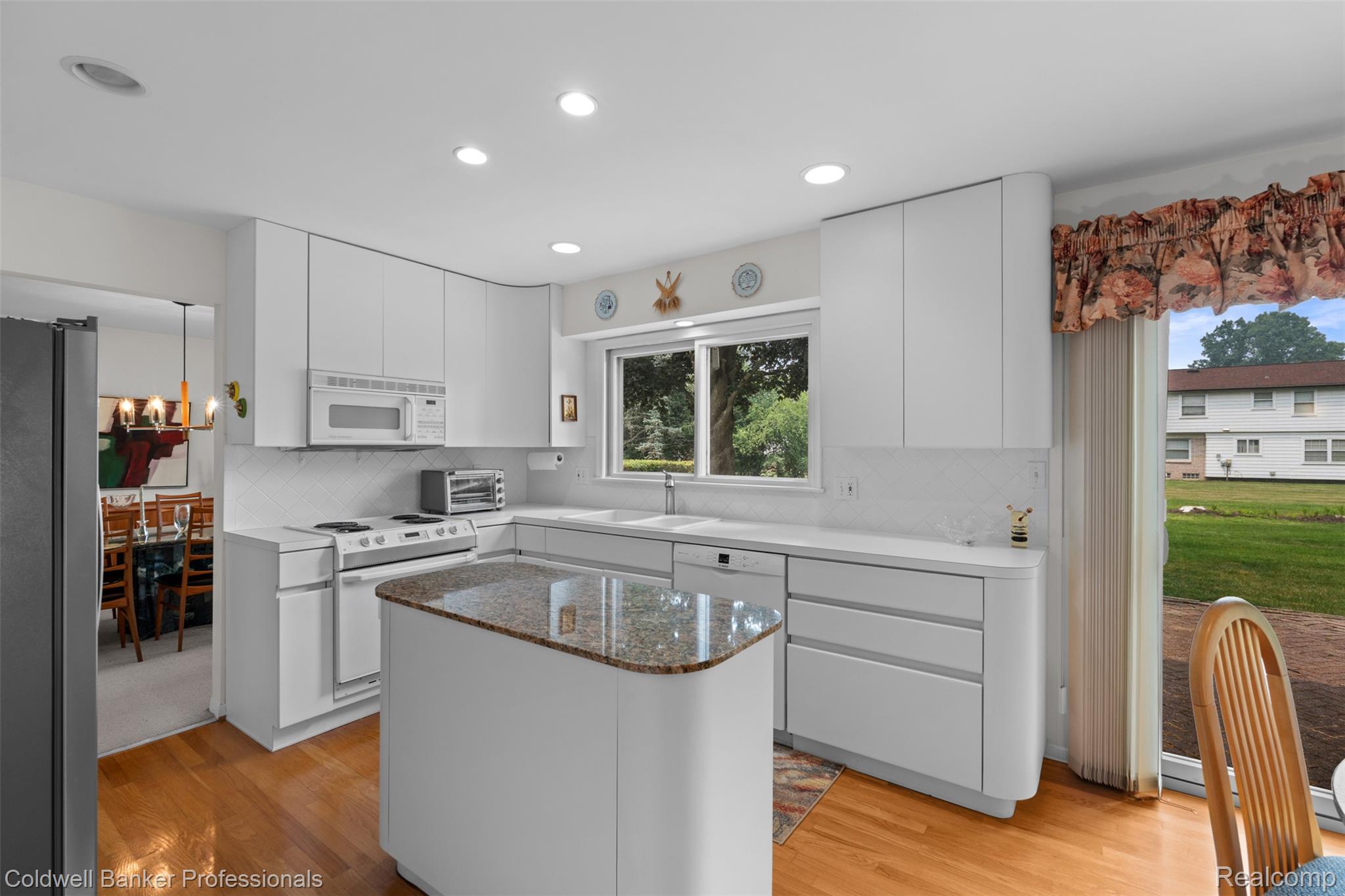 6890 Alderley Way Property Photo 11