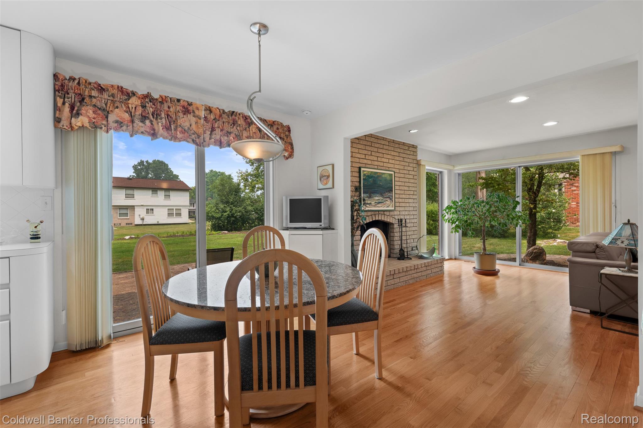 6890 Alderley Way Property Photo 16