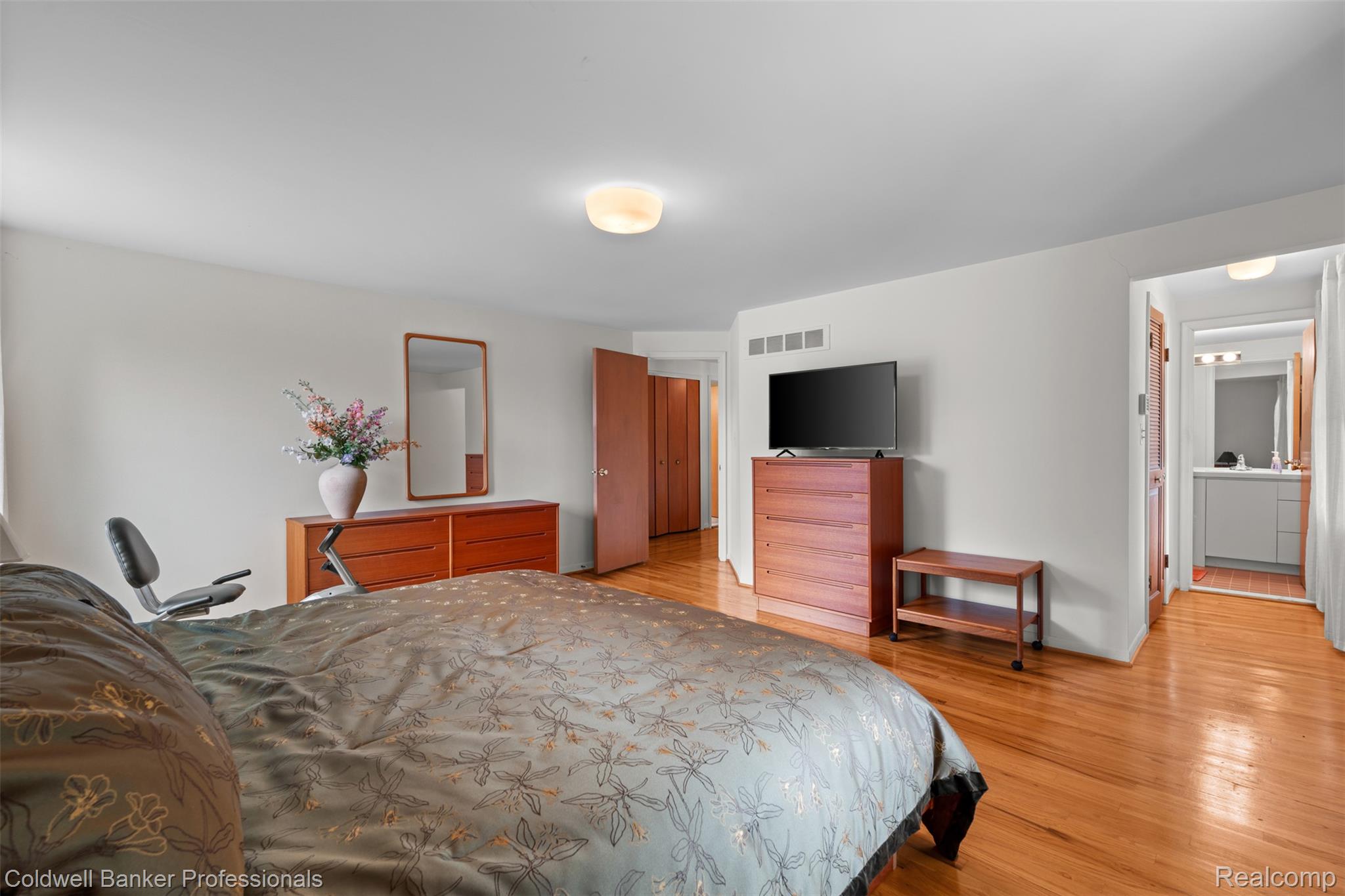 6890 Alderley Way Property Photo 30