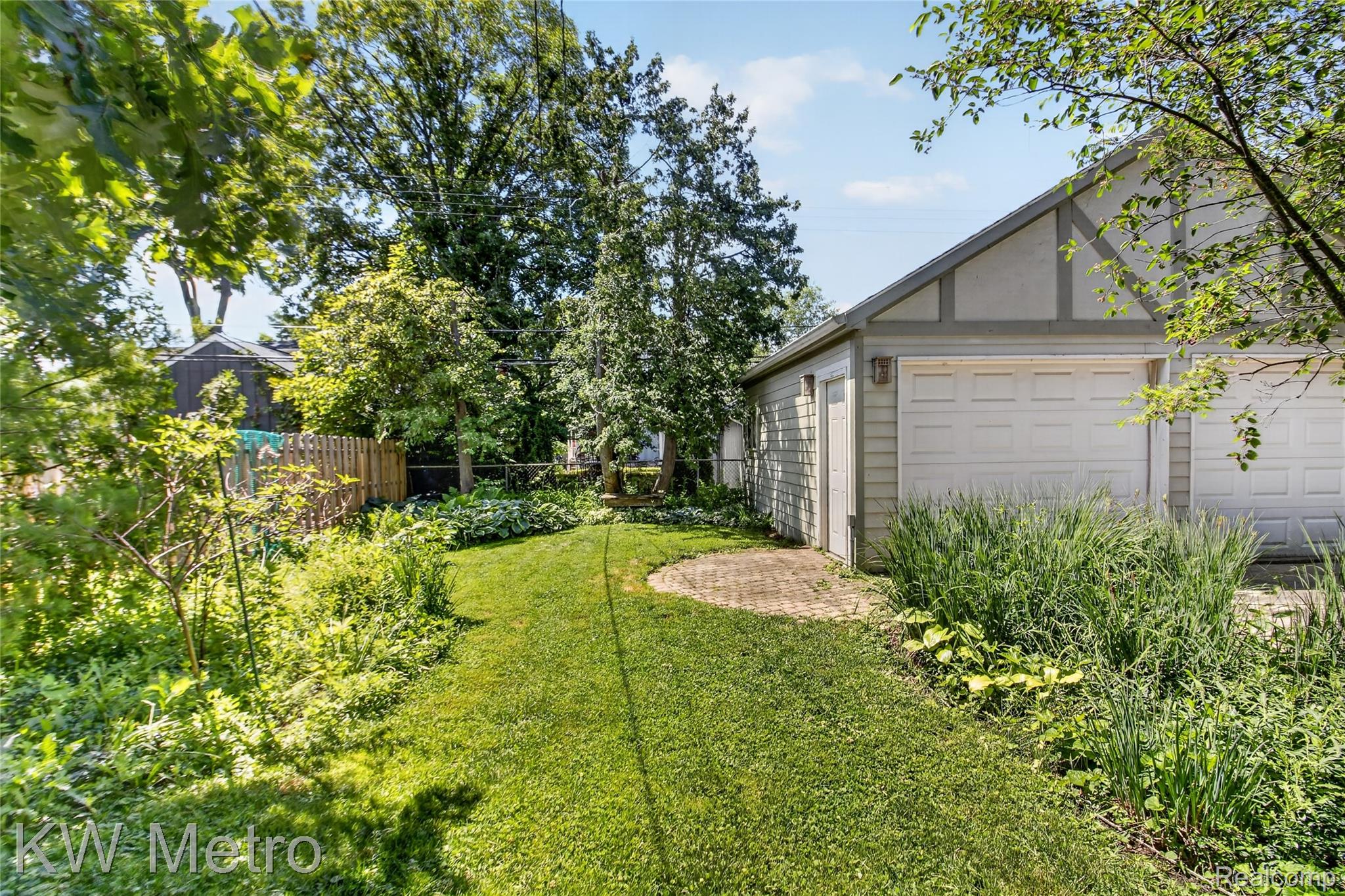 1823 W Houstonia Avenue Property Photo 18