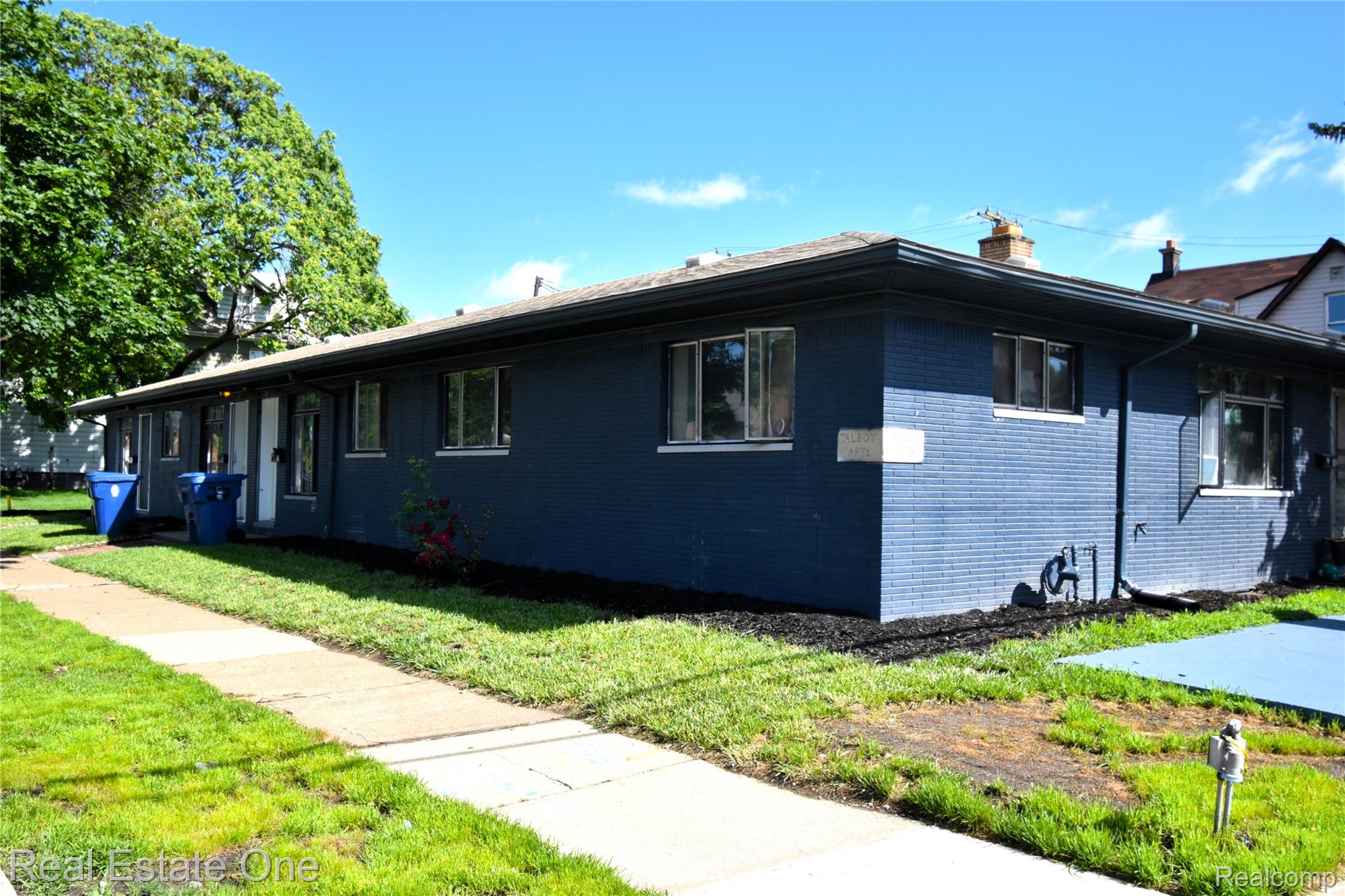 162 Burke Street Property Photo 3
