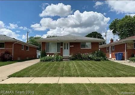 6577 N Lafayette Street Property Photo 1