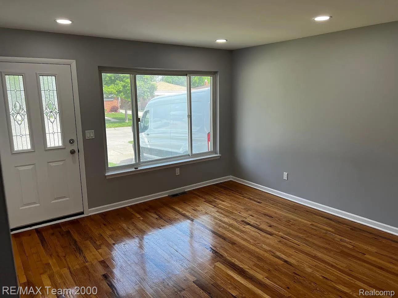 6577 N Lafayette Street Property Photo 2