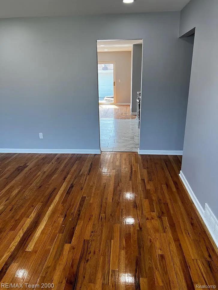 6577 N Lafayette Street Property Photo 4