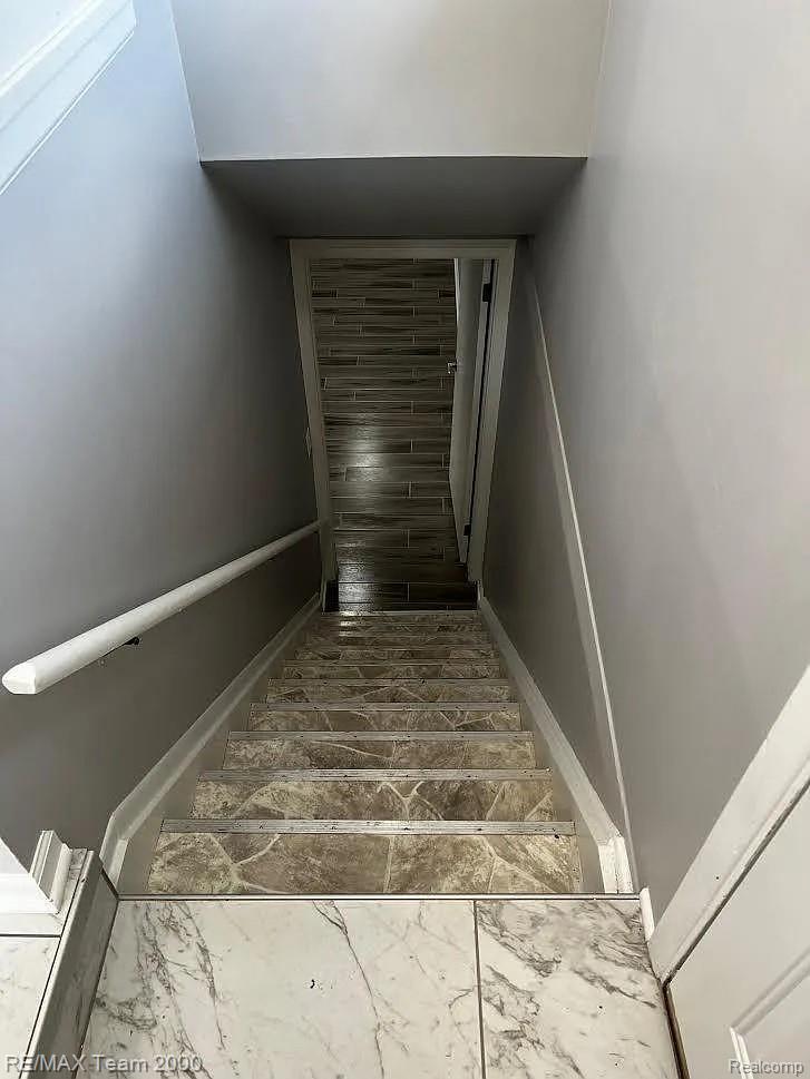 6577 N Lafayette Street Property Photo 11