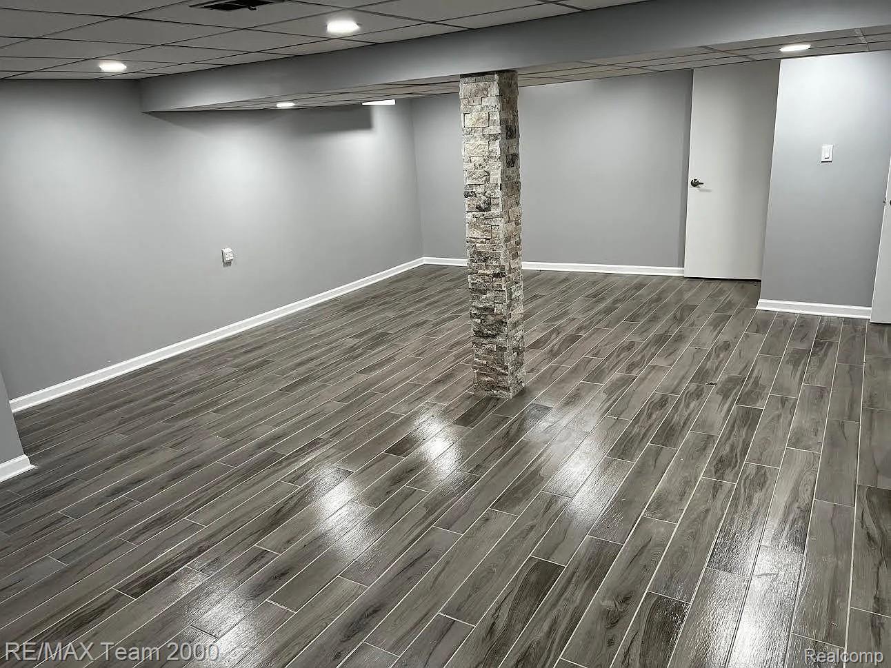 6577 N Lafayette Street Property Photo 12