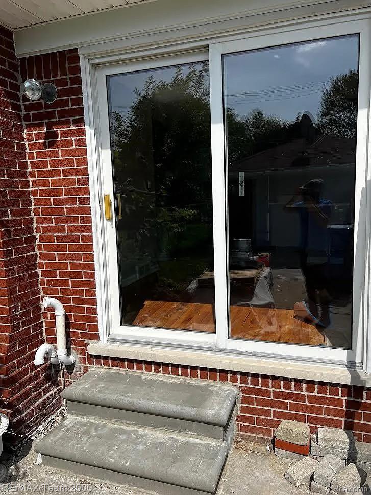 6577 N Lafayette Street Property Photo 18