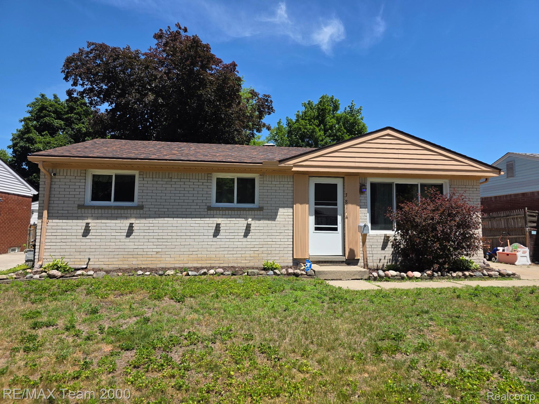 38114 Walnut Street Property Photo 1