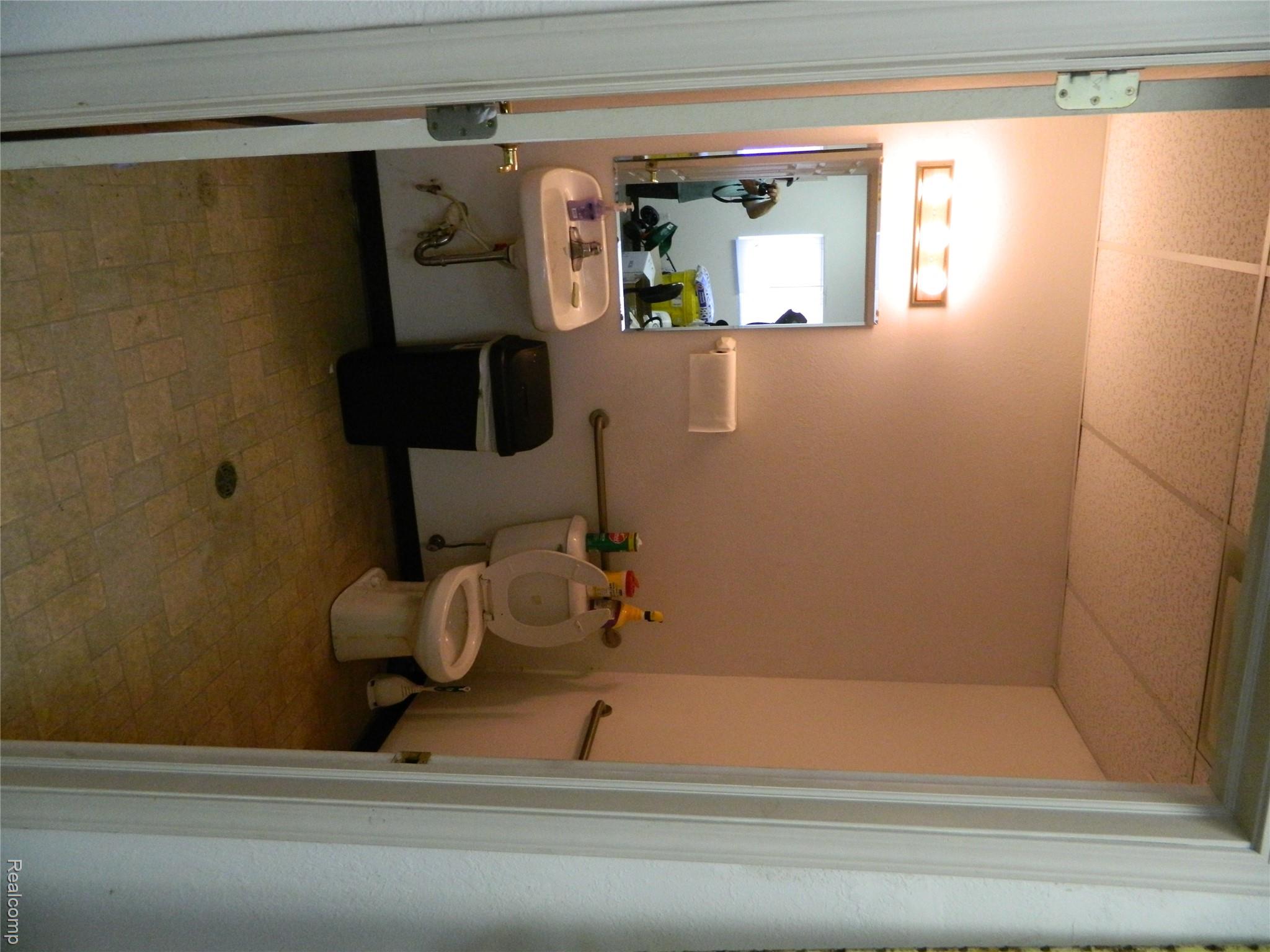 10376 N Roscommon Road Property Photo 3