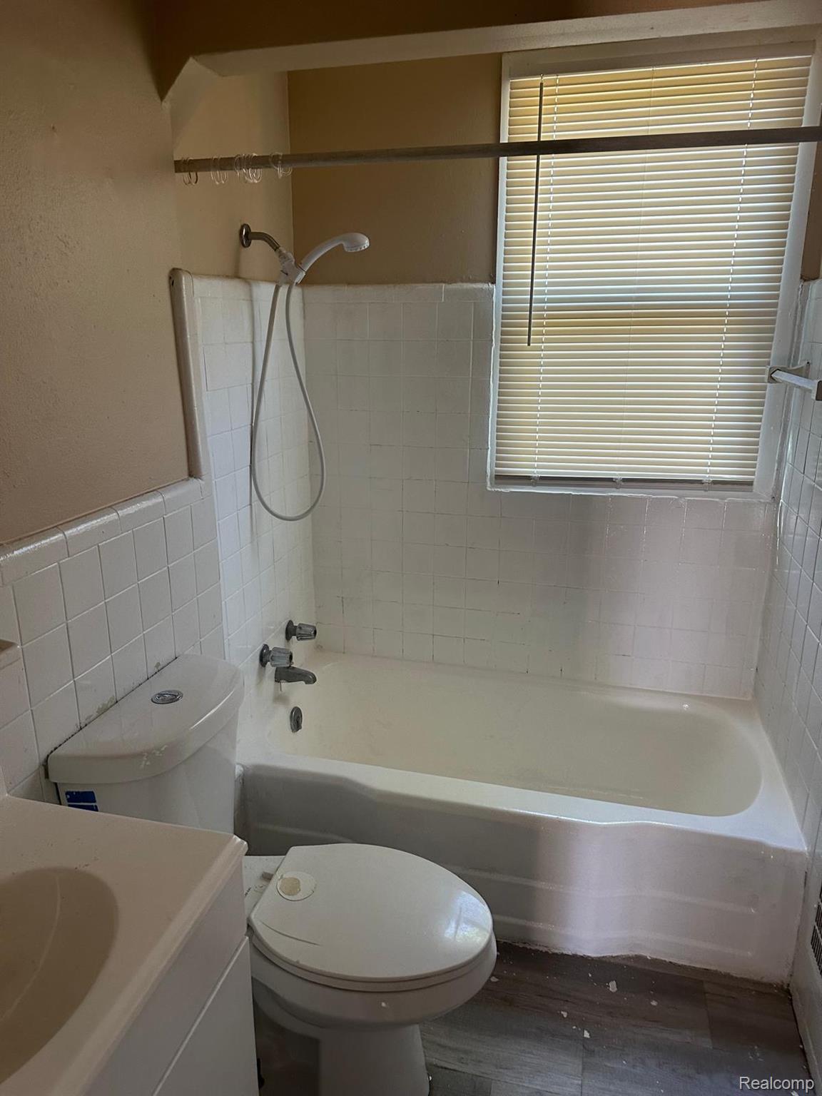19337 Annott Street Property Photo 5