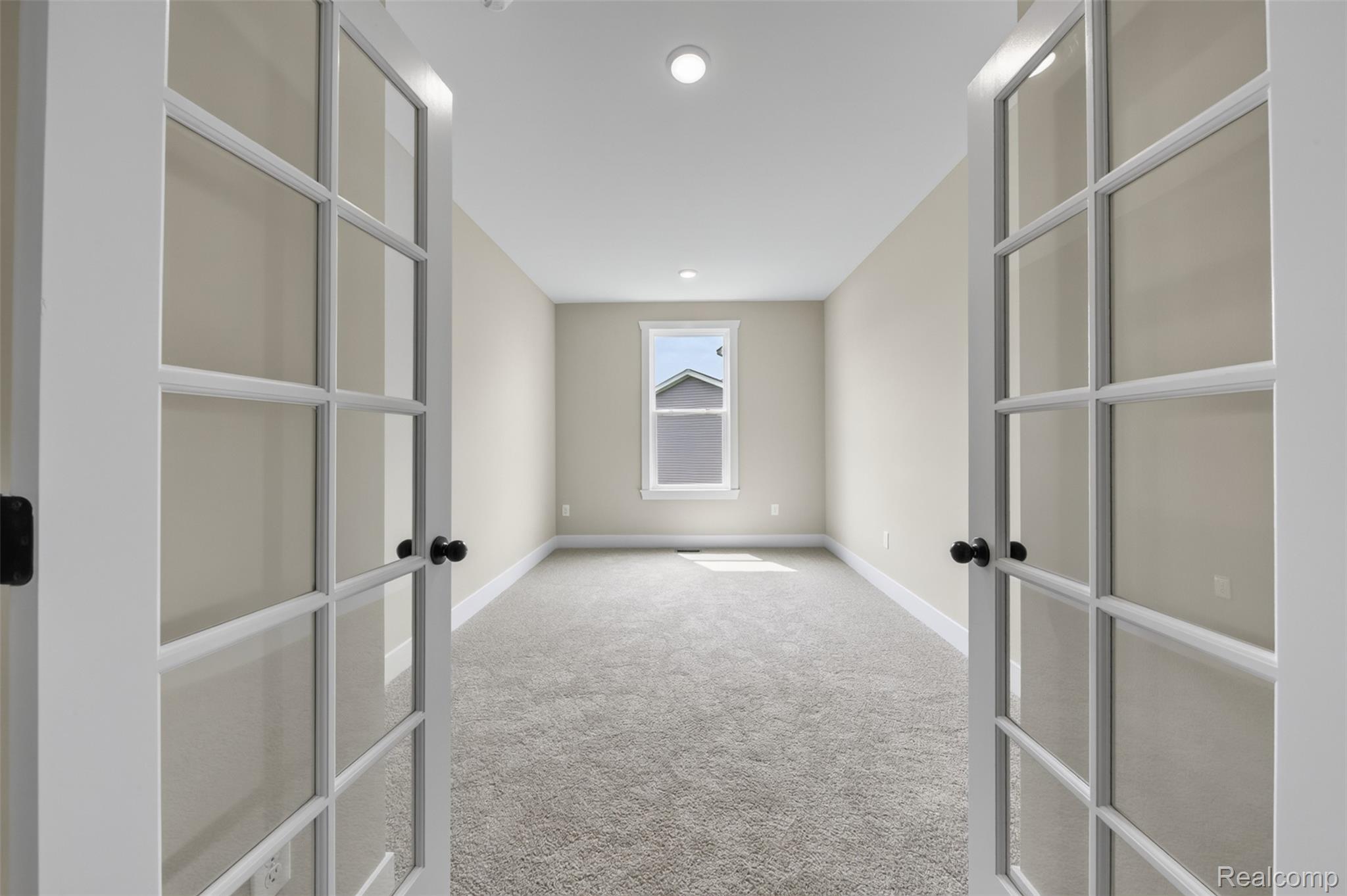 659 Round Rock Dr Property Photo 4