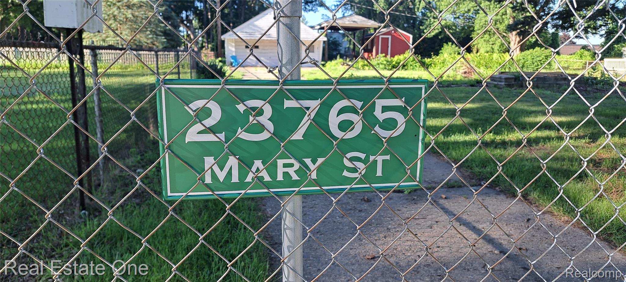 23765 Mary Street Property Photo 1