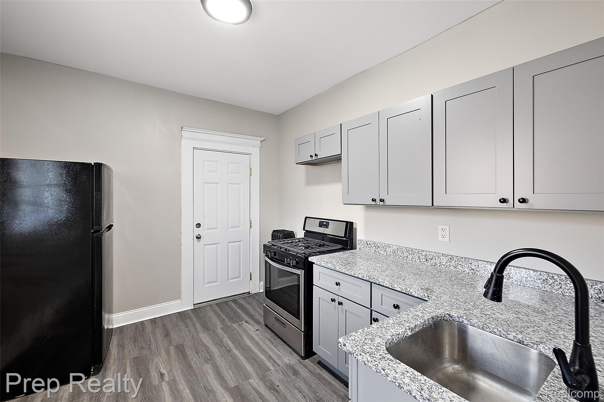 68 E E. Willis Street 4 Property Photo 6