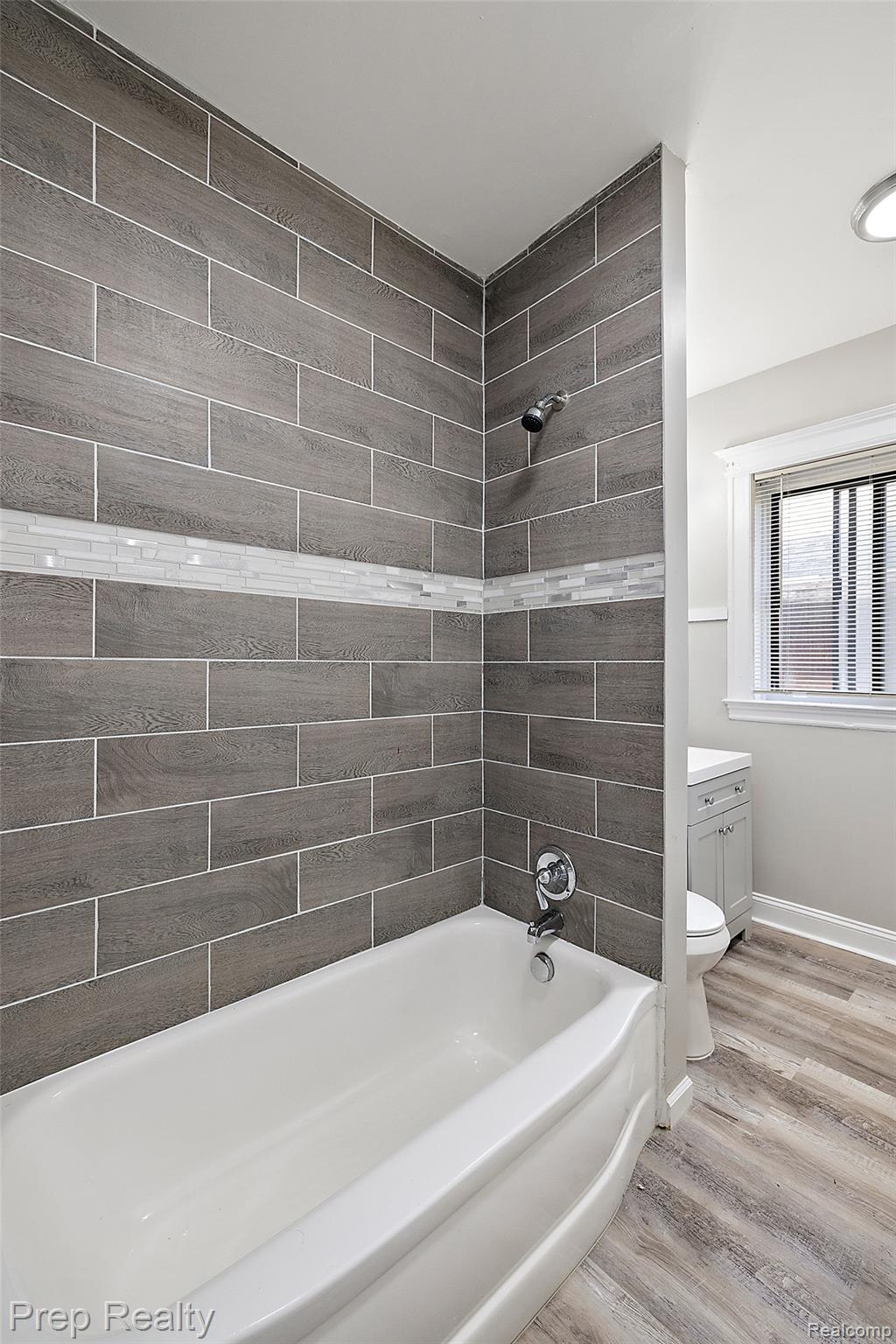 68 E E. Willis Street 4 Property Photo 9