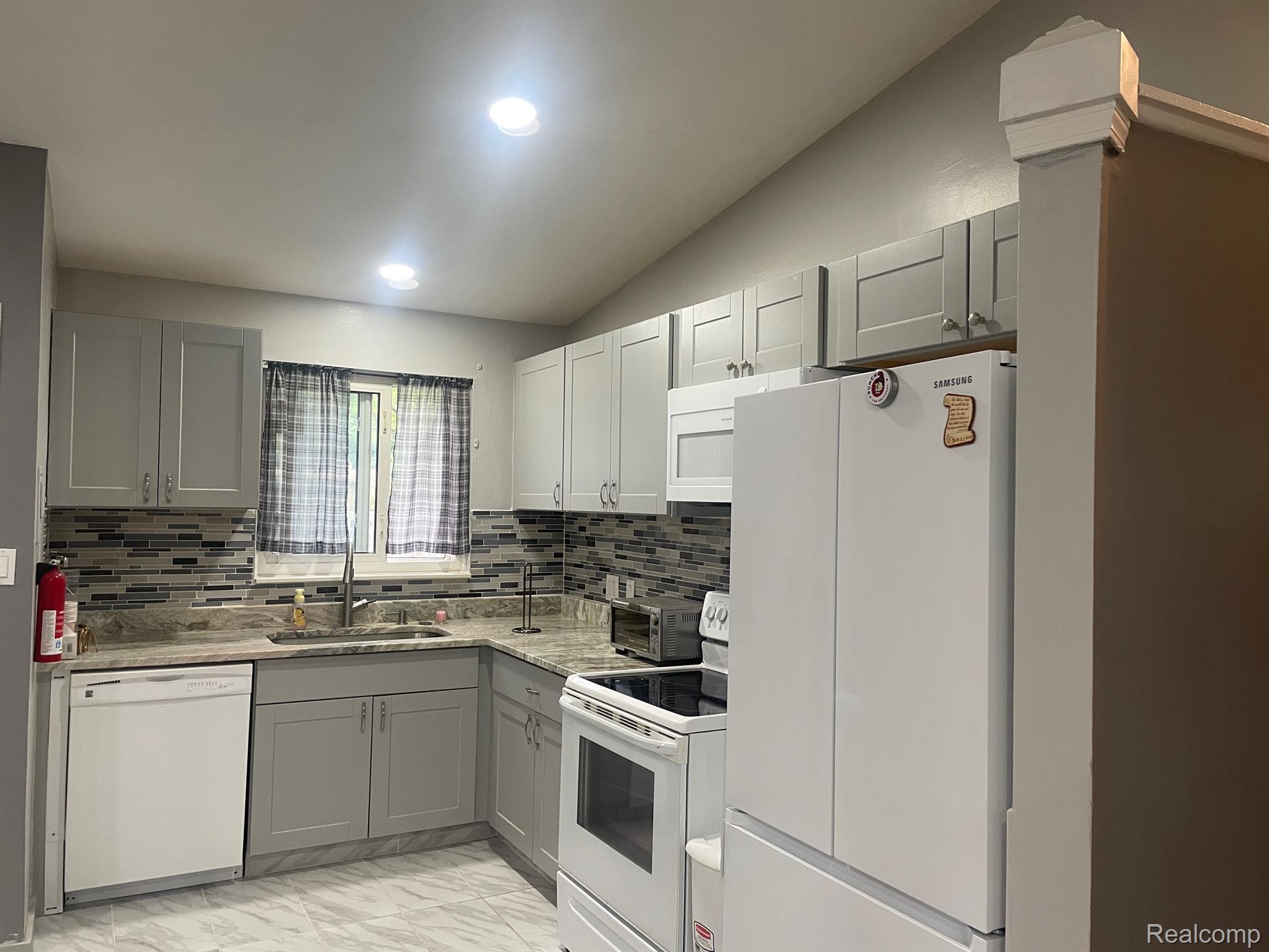 15341 Marlow Corner Property Photo 3