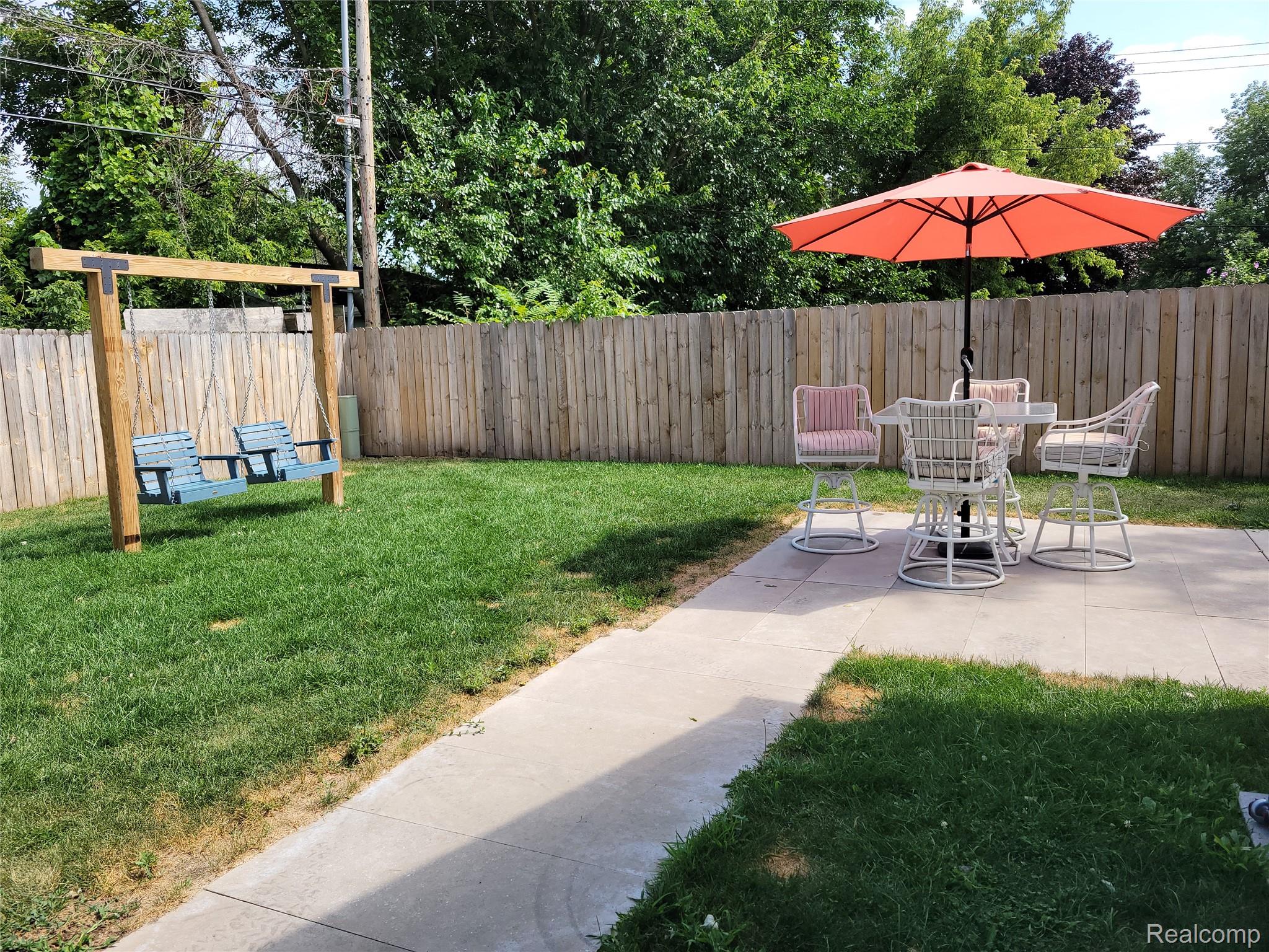 26514 Barrington Street Property Photo 12