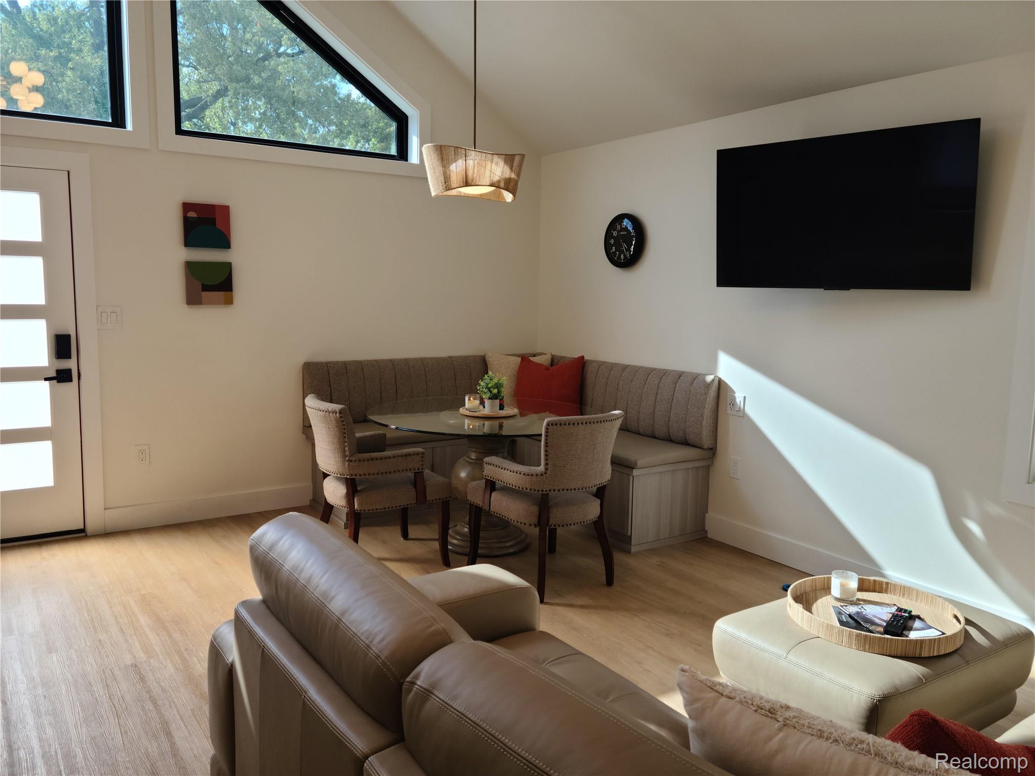26514 Barrington Street Property Photo 15