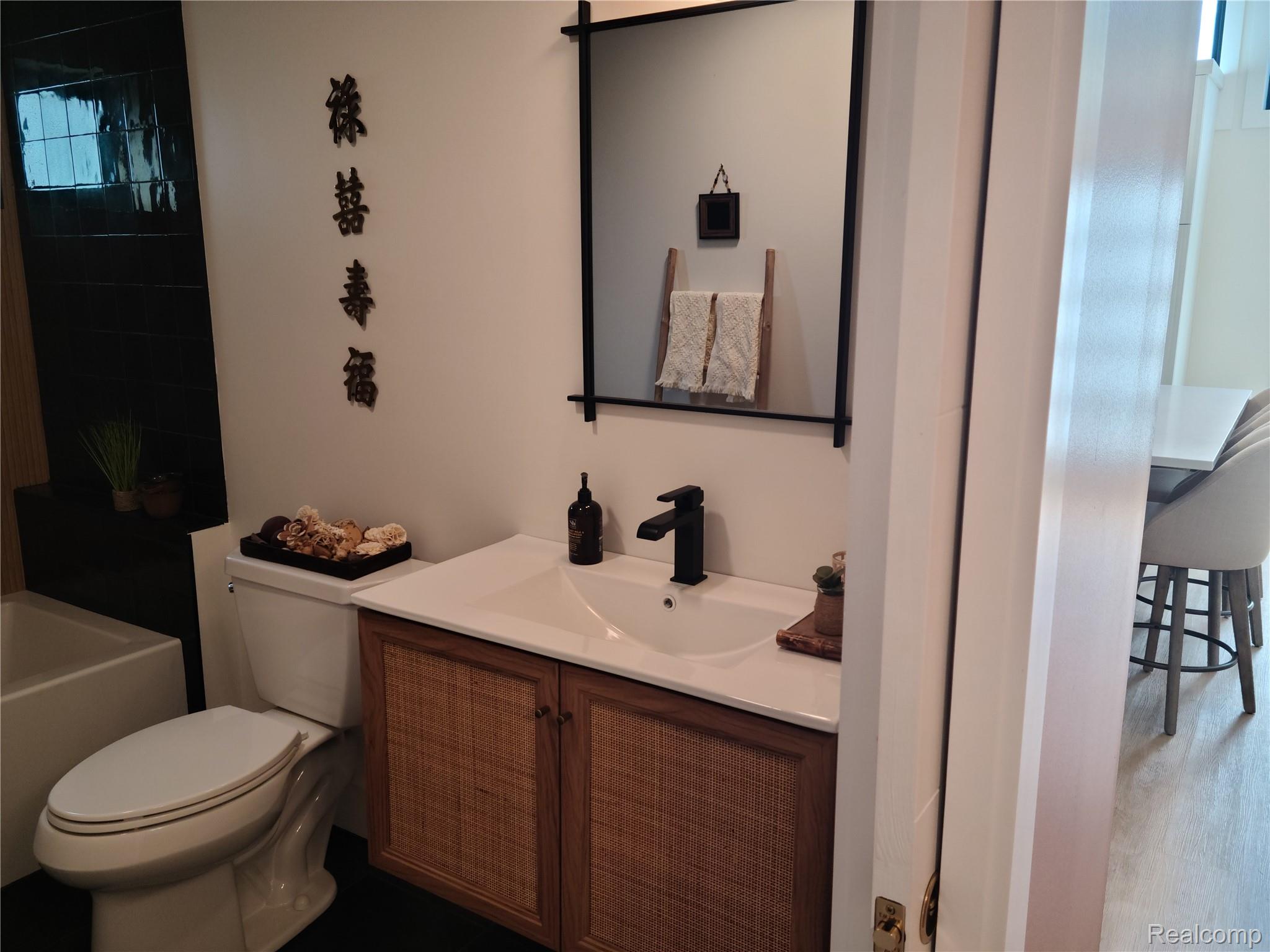26514 Barrington Street Property Photo 19