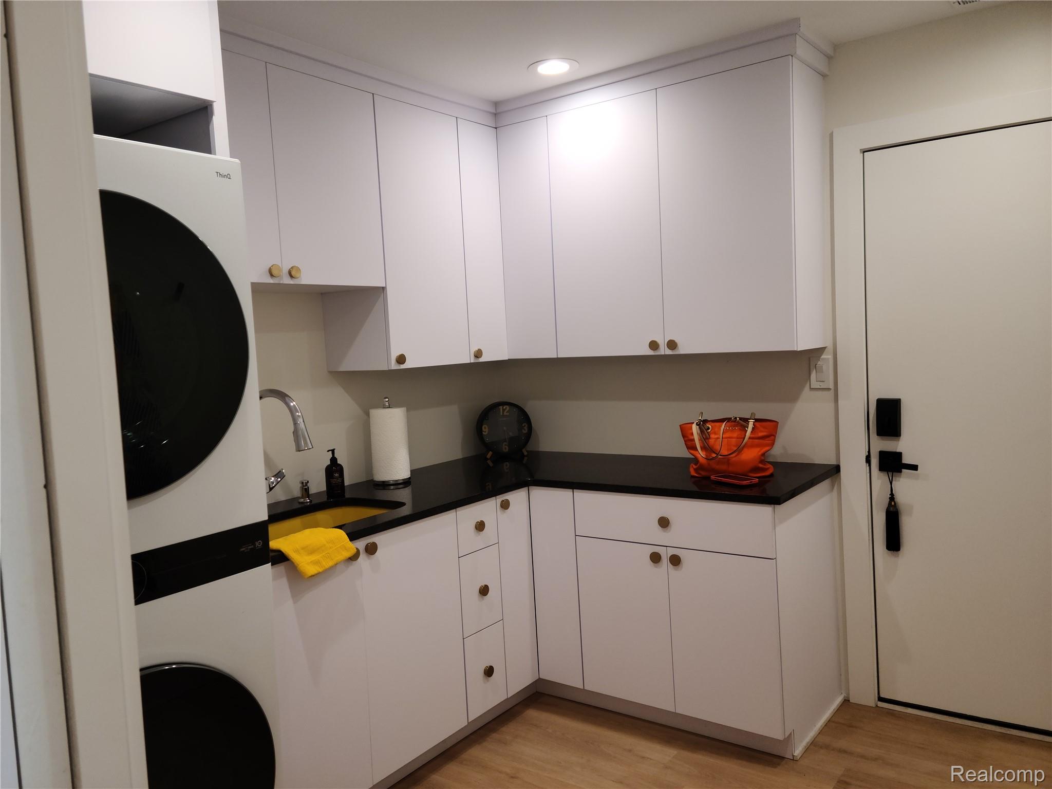 26514 Barrington Street Property Photo 21