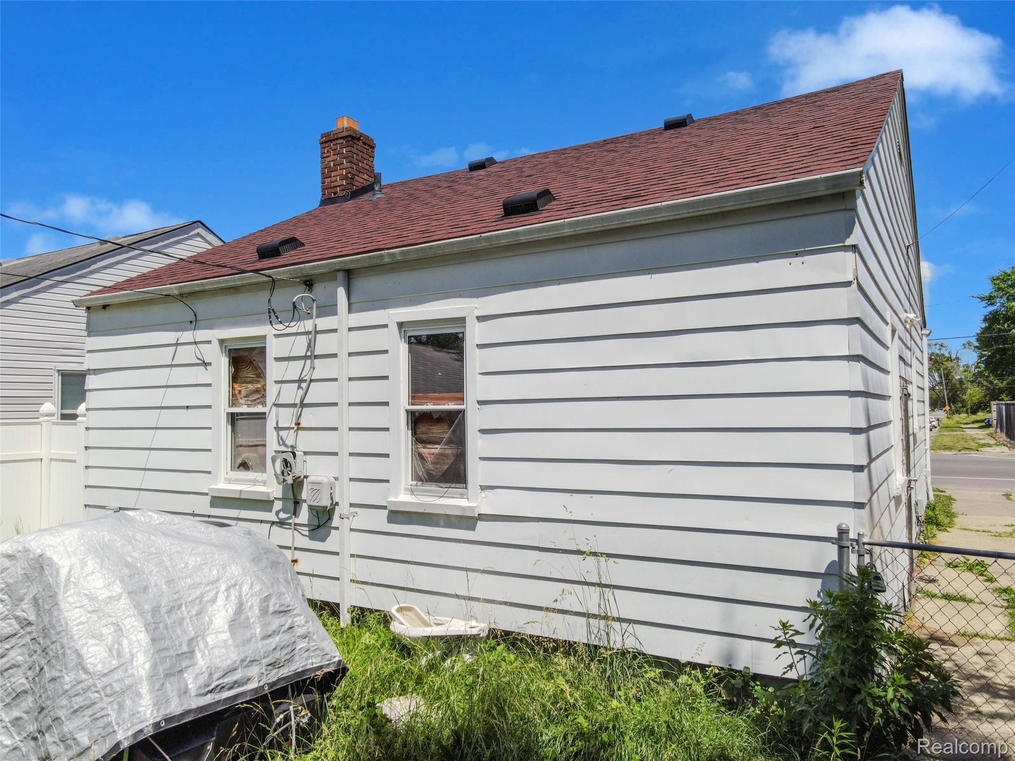 19563 Schoenherr Street Property Photo 26