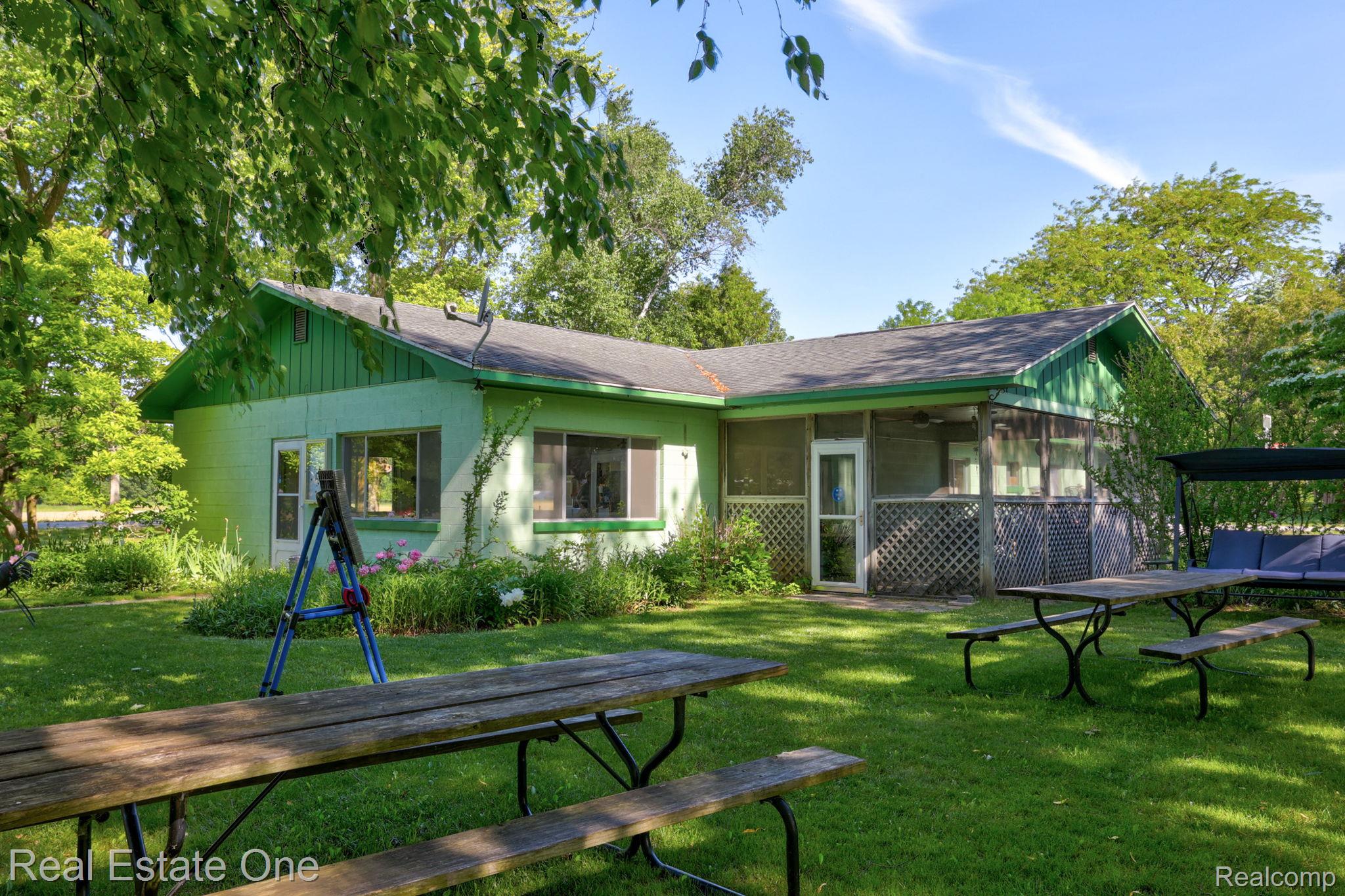 5848 Griggs Road Property Photo 8
