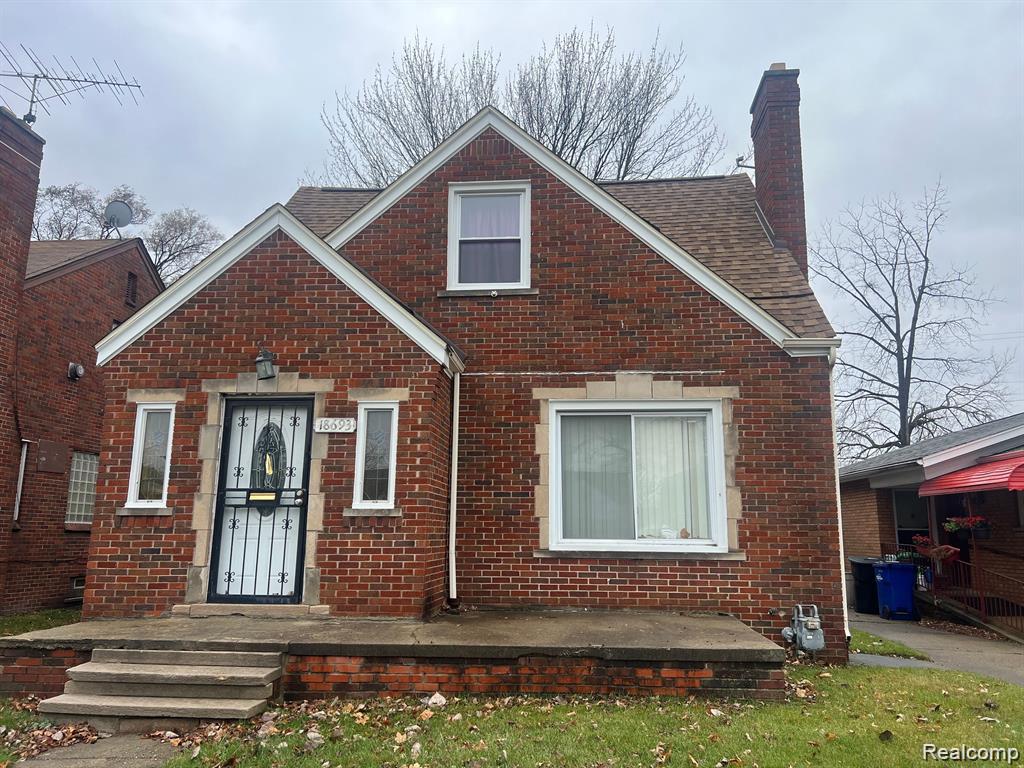 18693 Whitcomb Street Property Photo 1