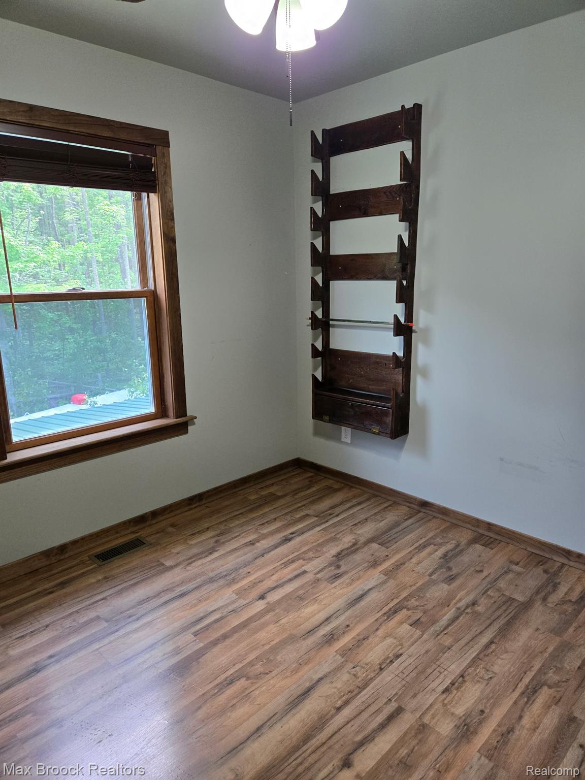 265 Huron Forest Drive Property Photo 12