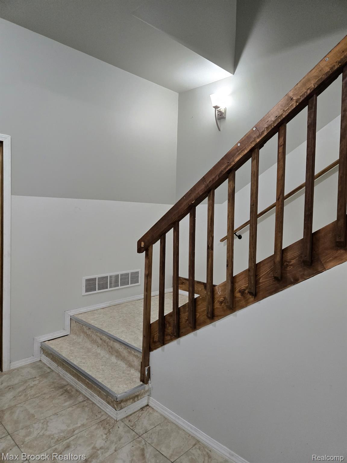 265 Huron Forest Drive Property Photo 14