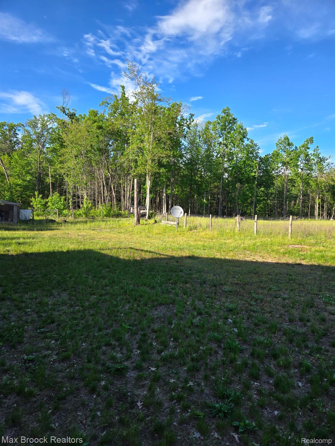 265 Huron Forest Drive Property Photo 20