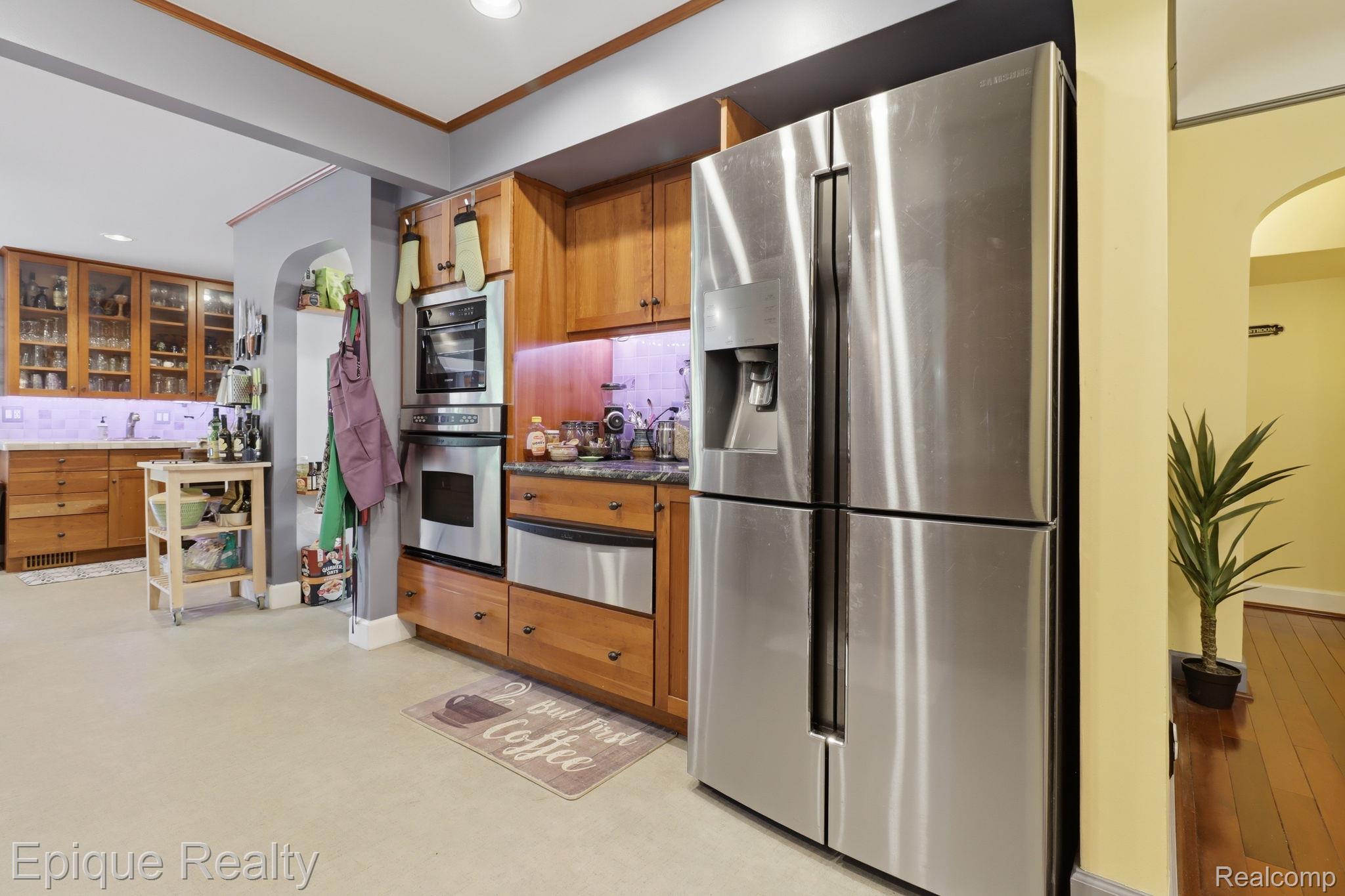 21085 Metroview Road Property Photo 5