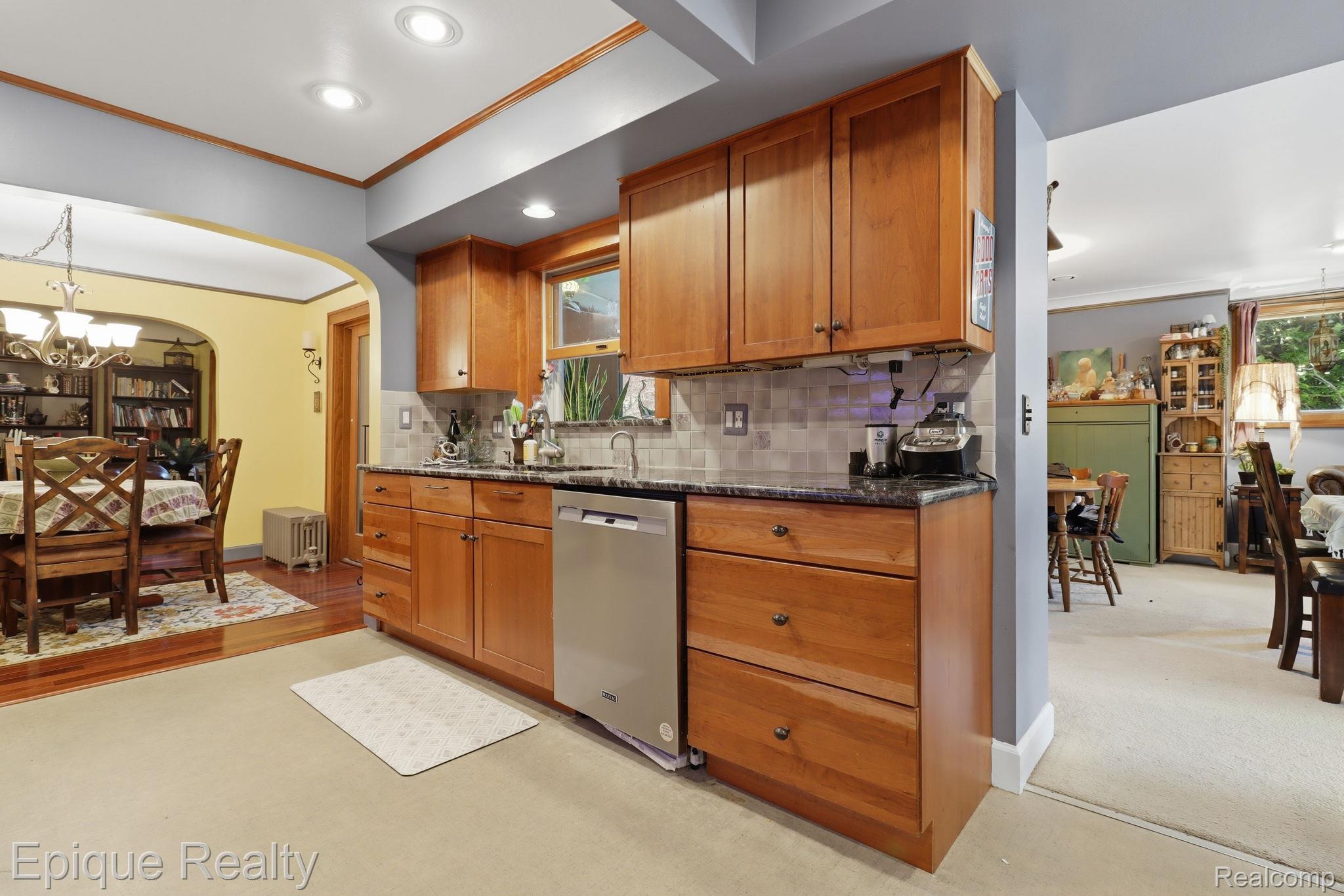 21085 Metroview Road Property Photo 7