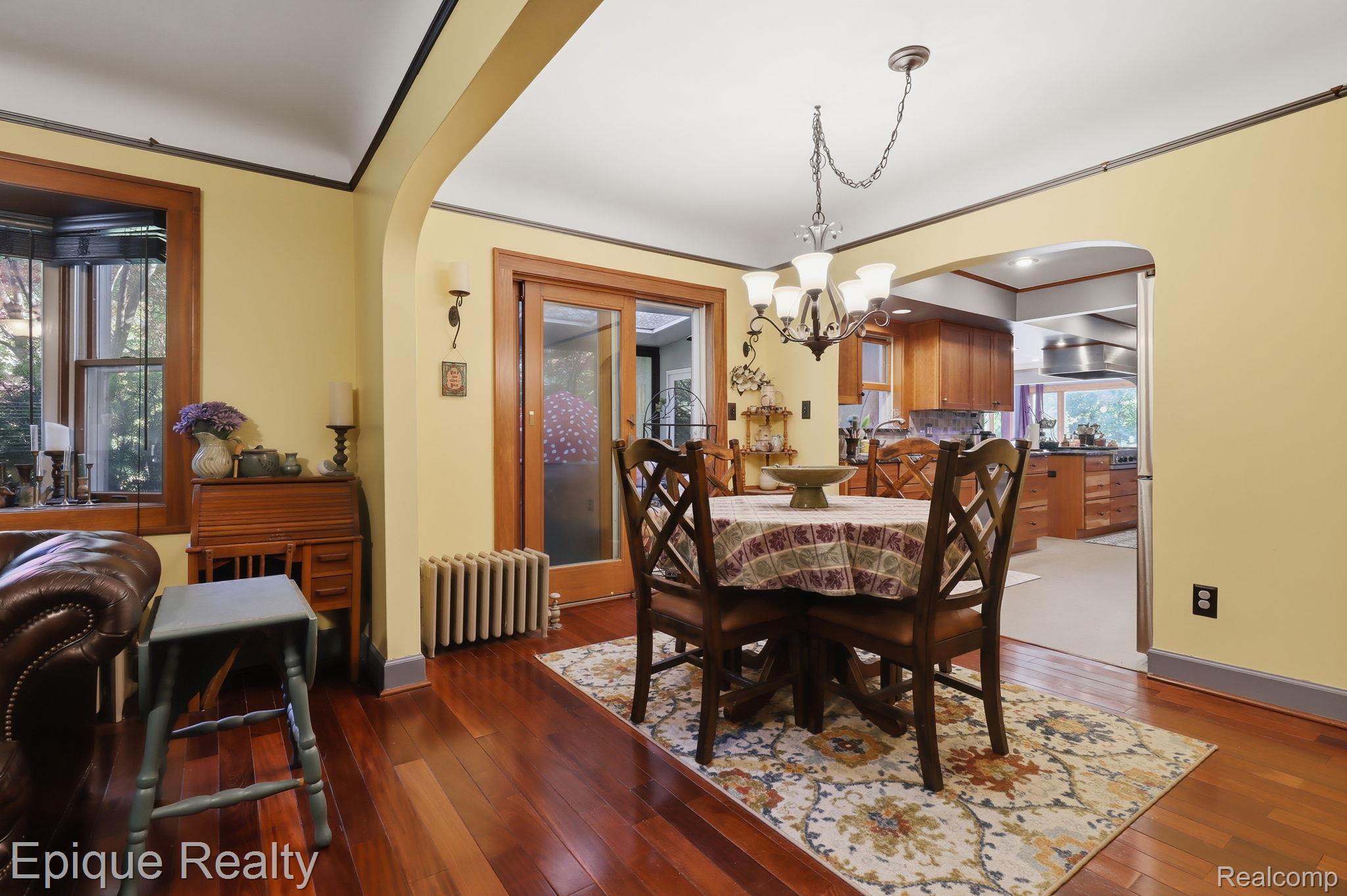 21085 Metroview Road Property Photo 8