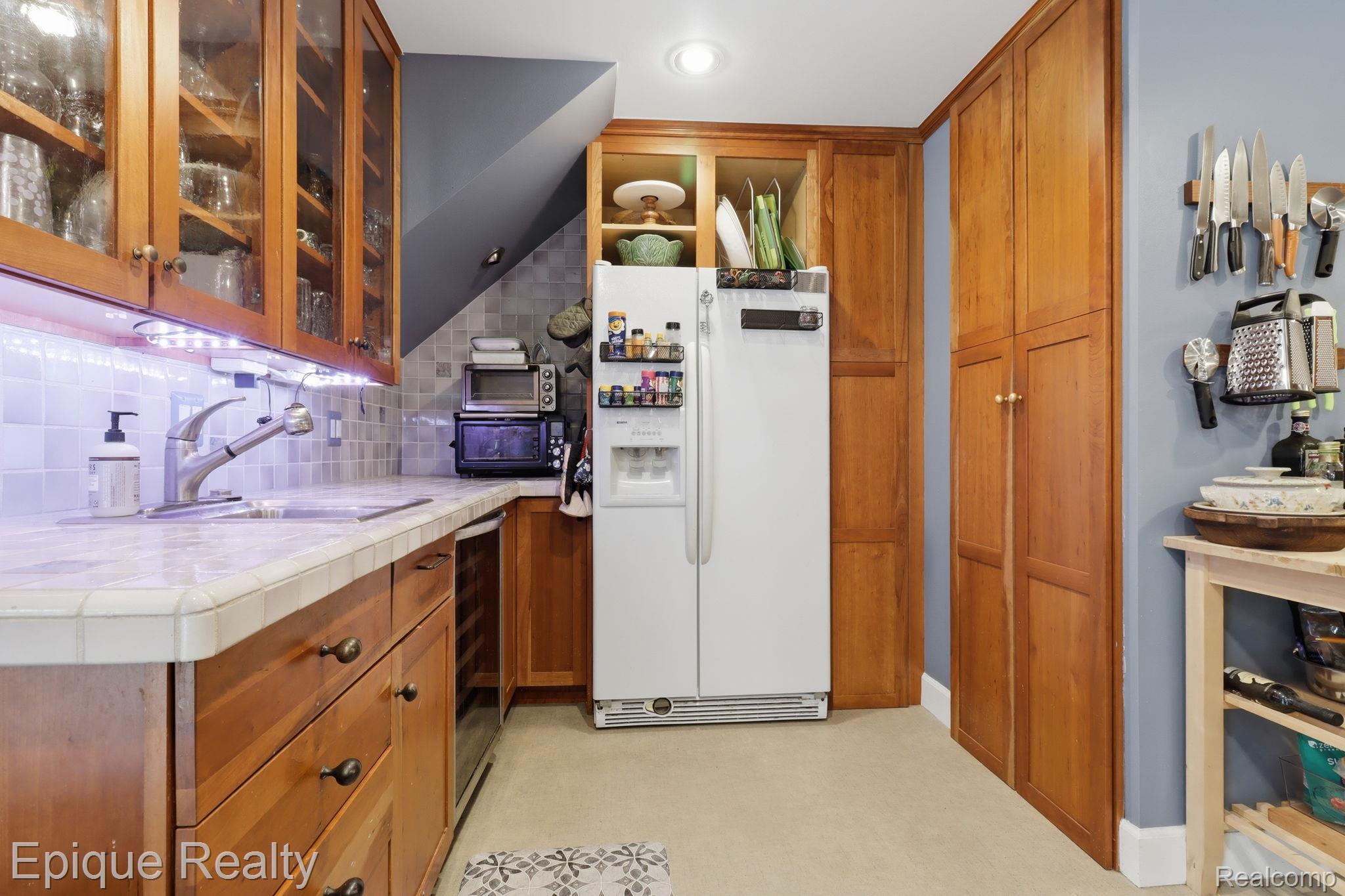 21085 Metroview Road Property Photo 15