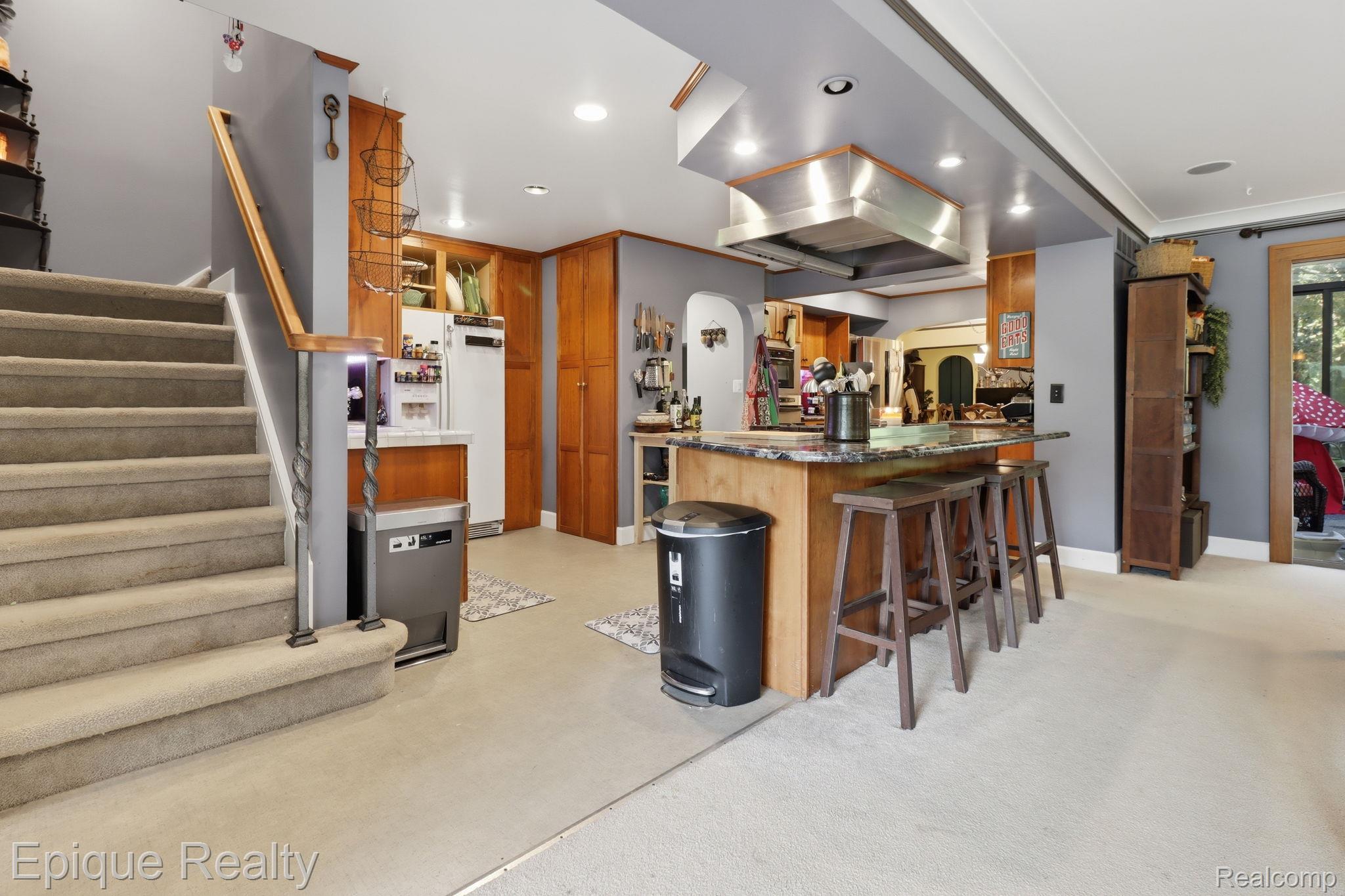 21085 Metroview Road Property Photo 16