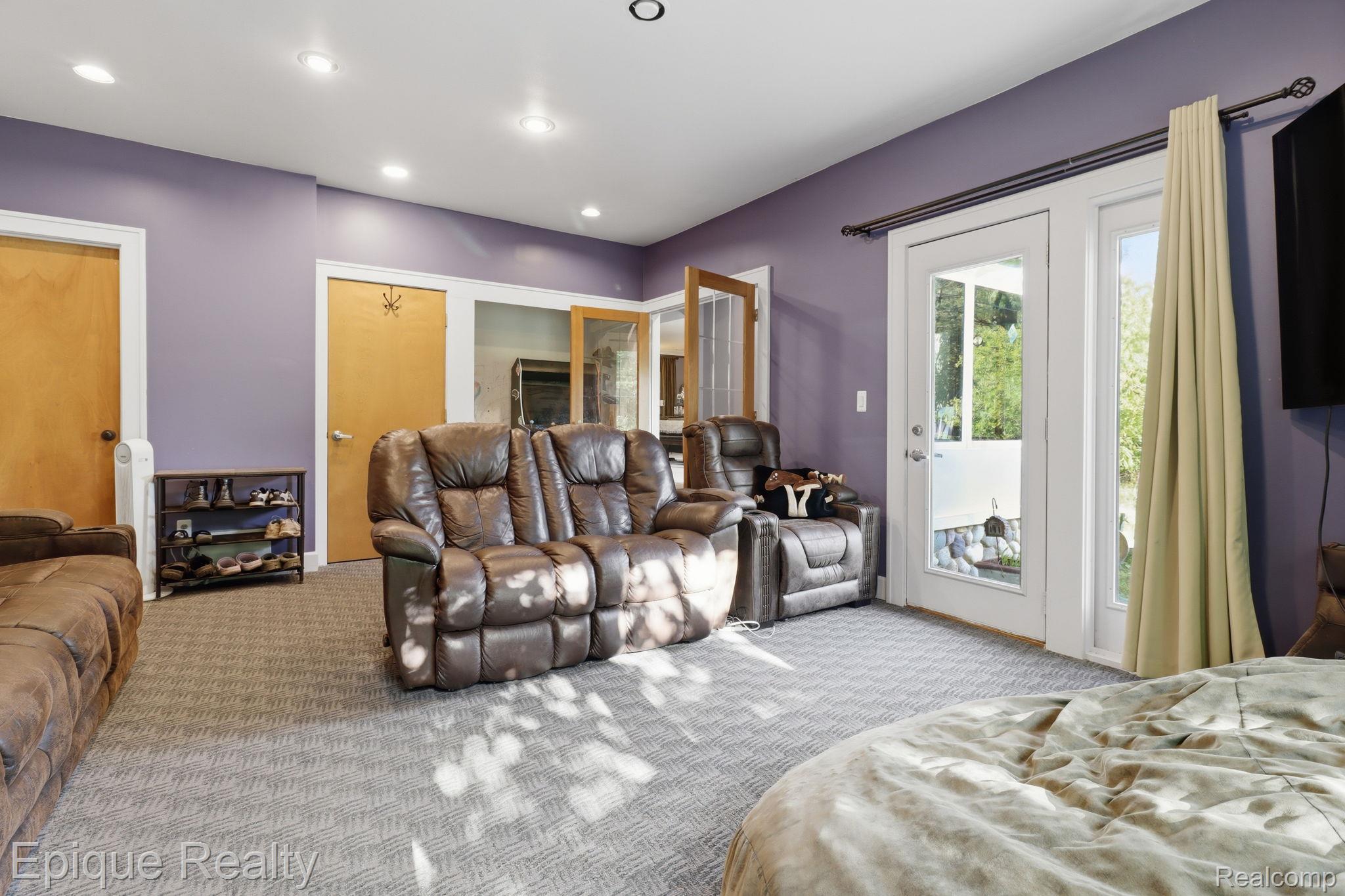 21085 Metroview Road Property Photo 21