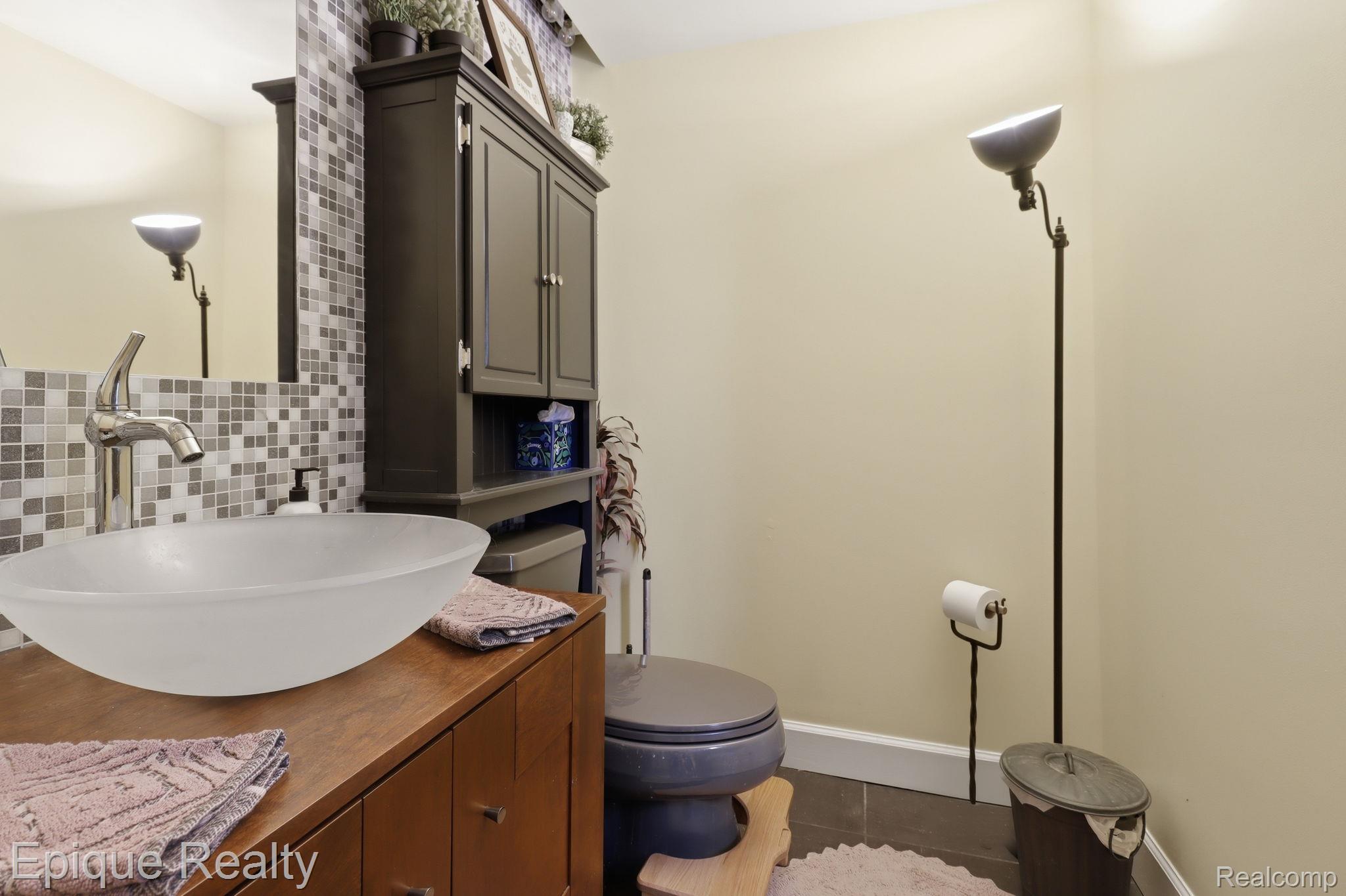 21085 Metroview Road Property Photo 32