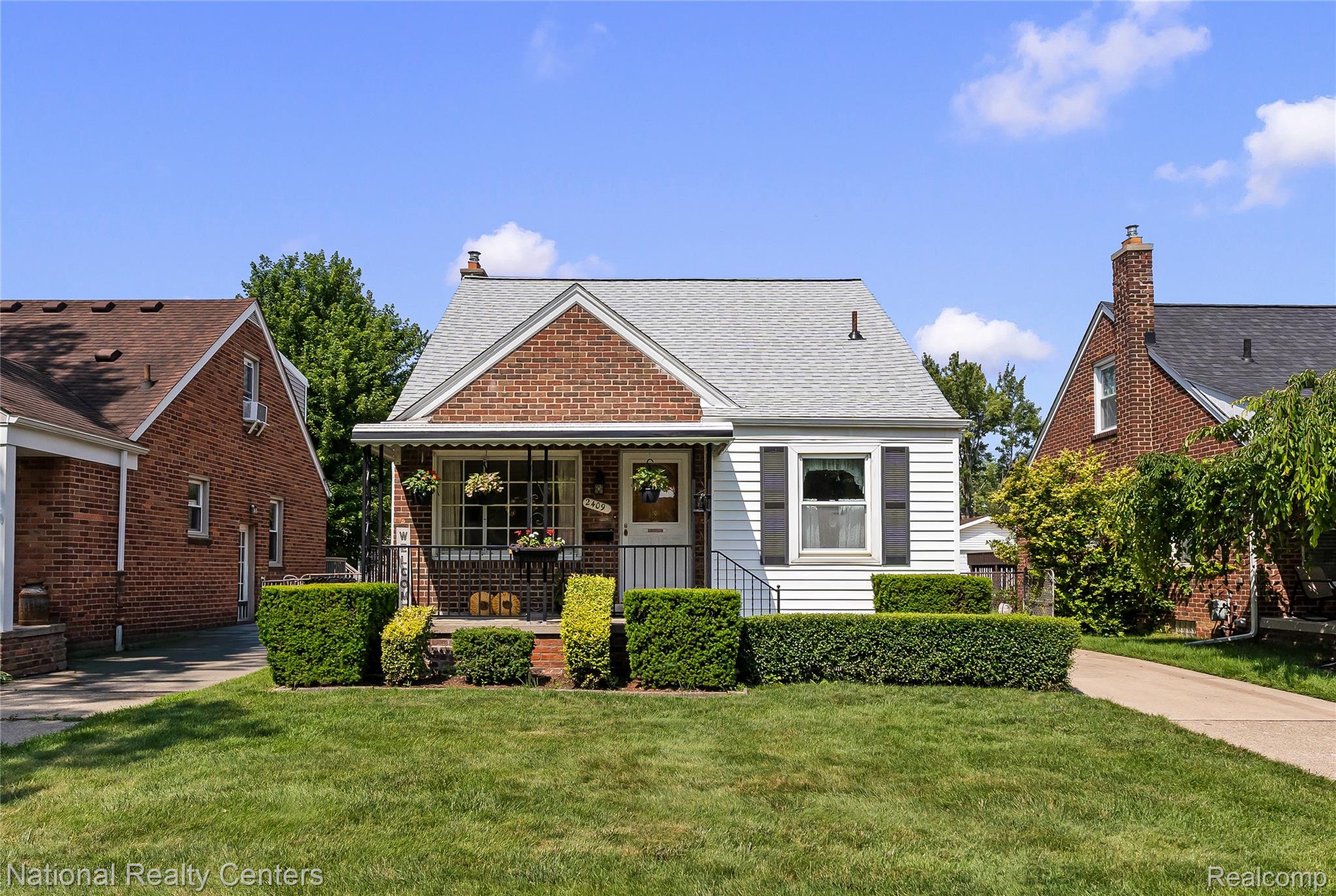 2409 N Wilson Avenue Property Photo 1
