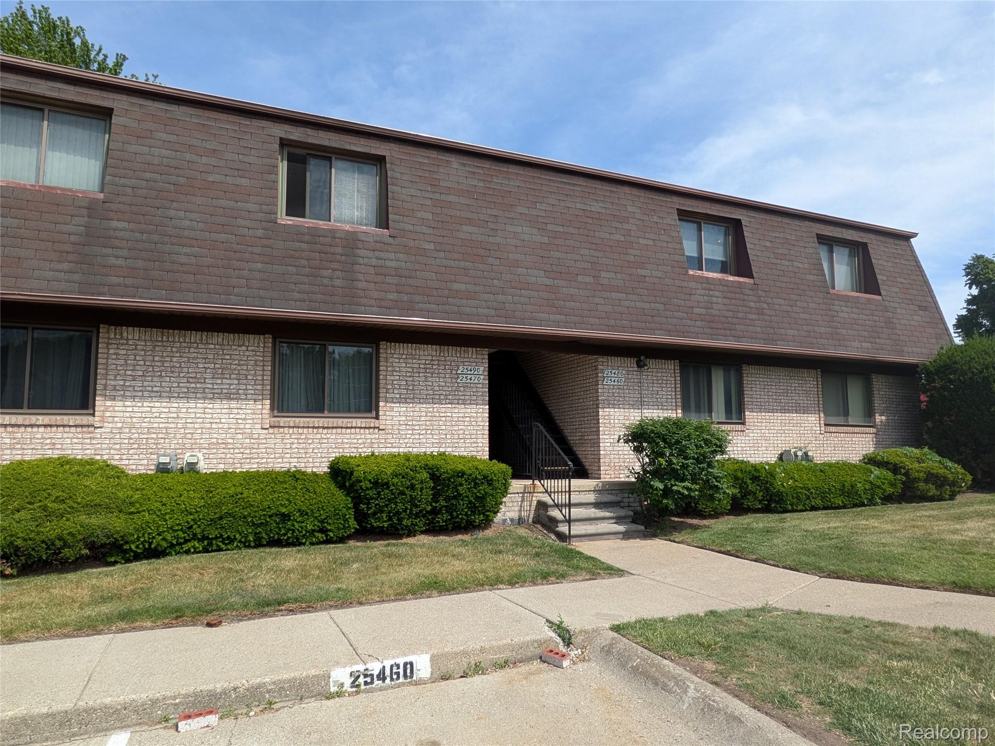 25470 Quarter Deck Street Property Photo 2