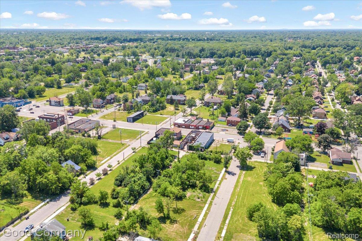 60 E Greendale Property Photo 7