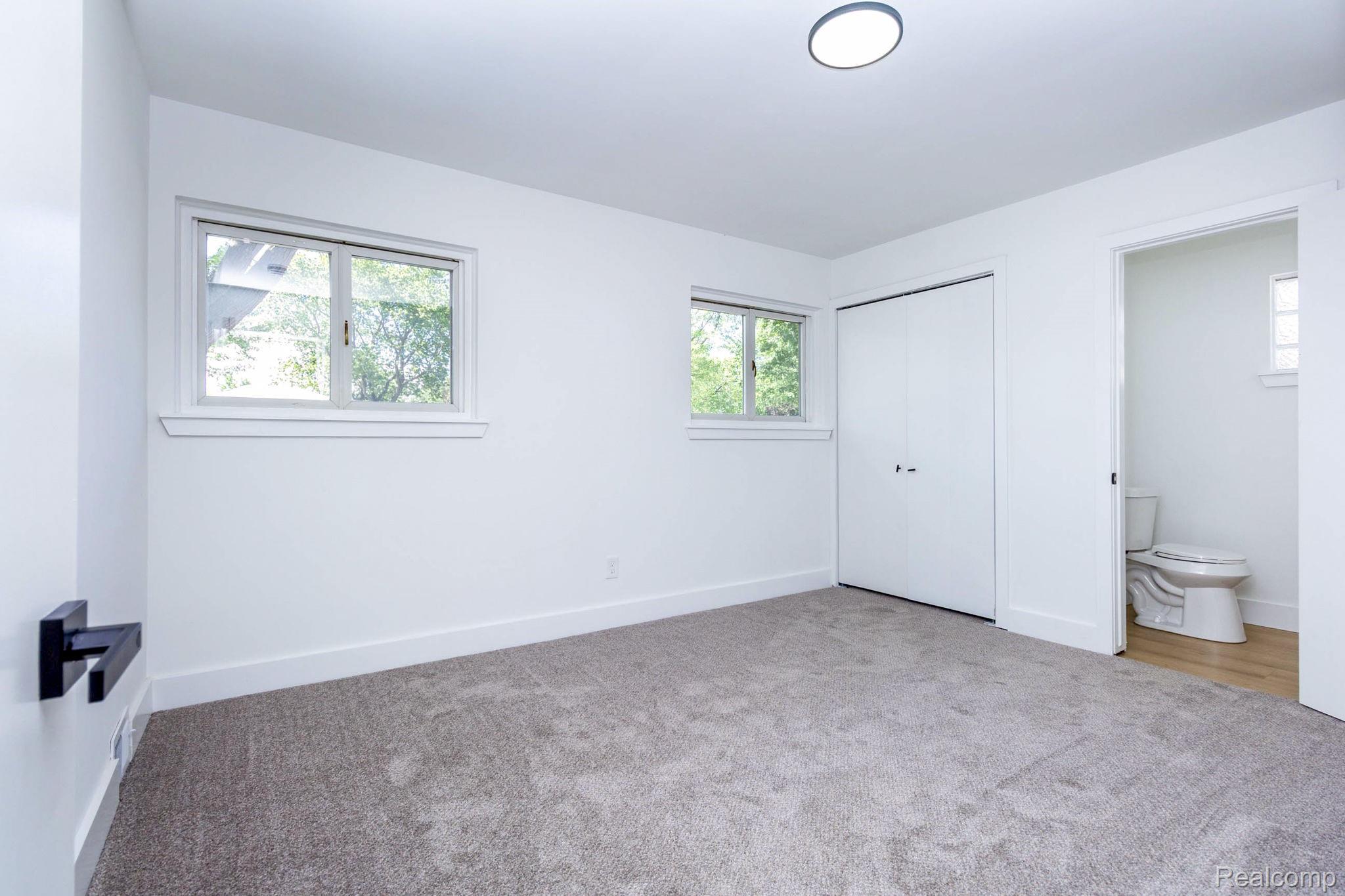 24865 Ridgecroft Avenue Property Photo 13