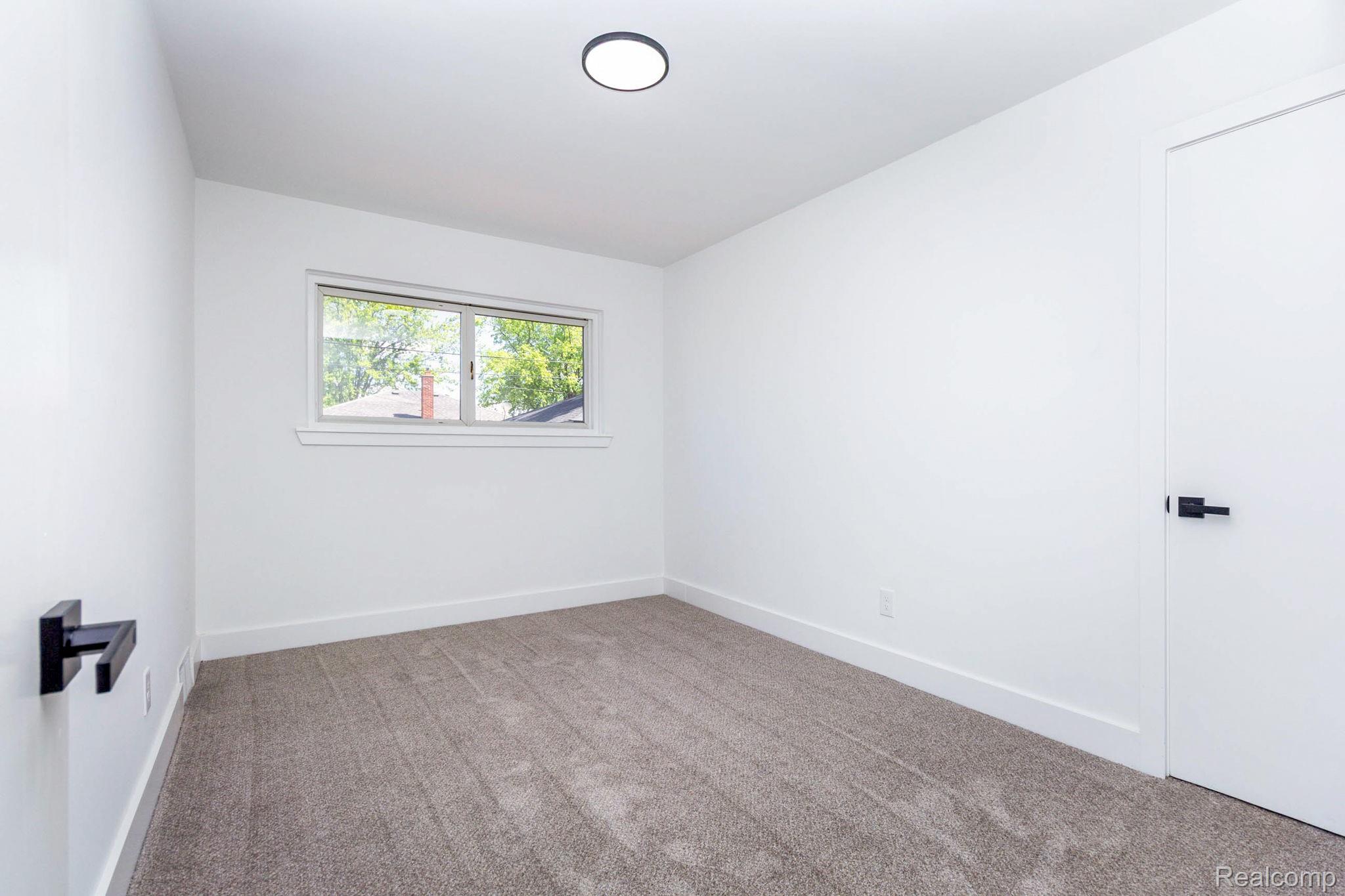 24865 Ridgecroft Avenue Property Photo 20