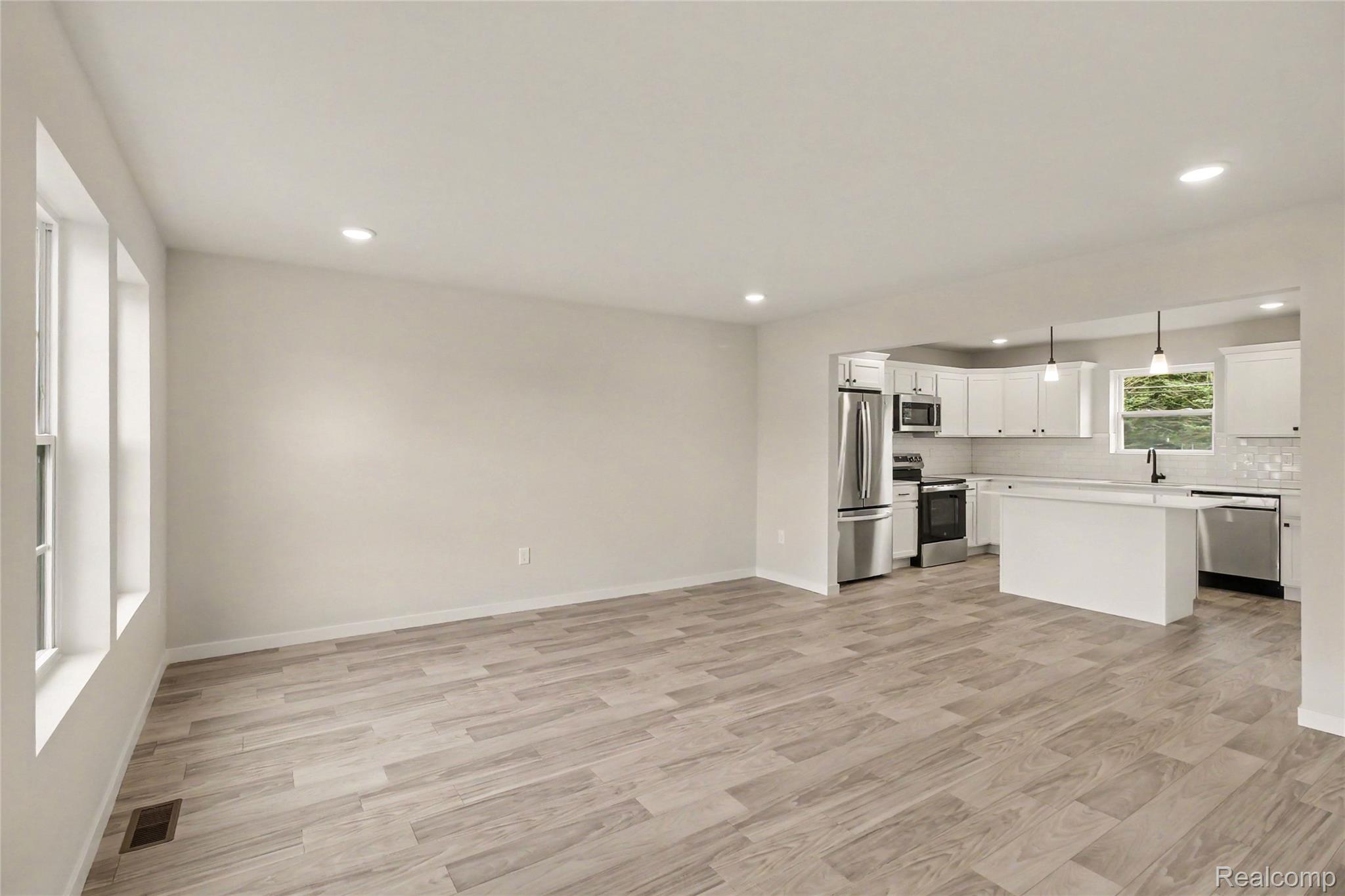 1217 Lockes Street Property Photo 3