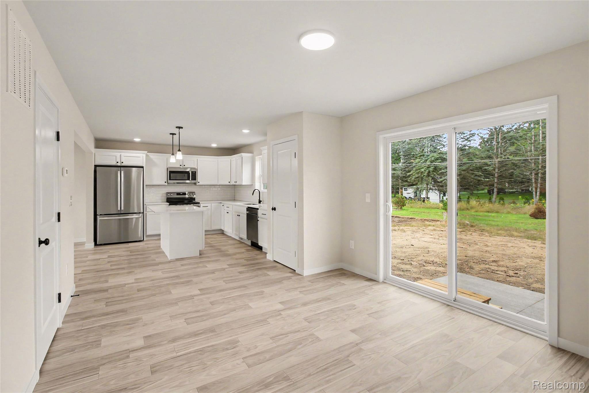 1217 Lockes Street Property Photo 6