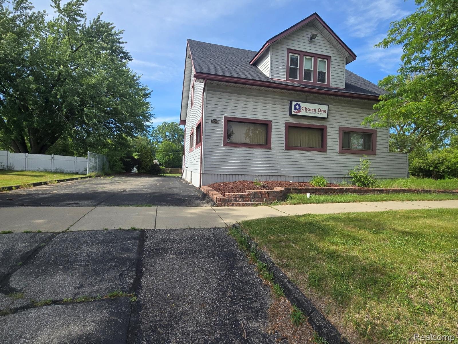 24306 Eureka Road Property Photo 1