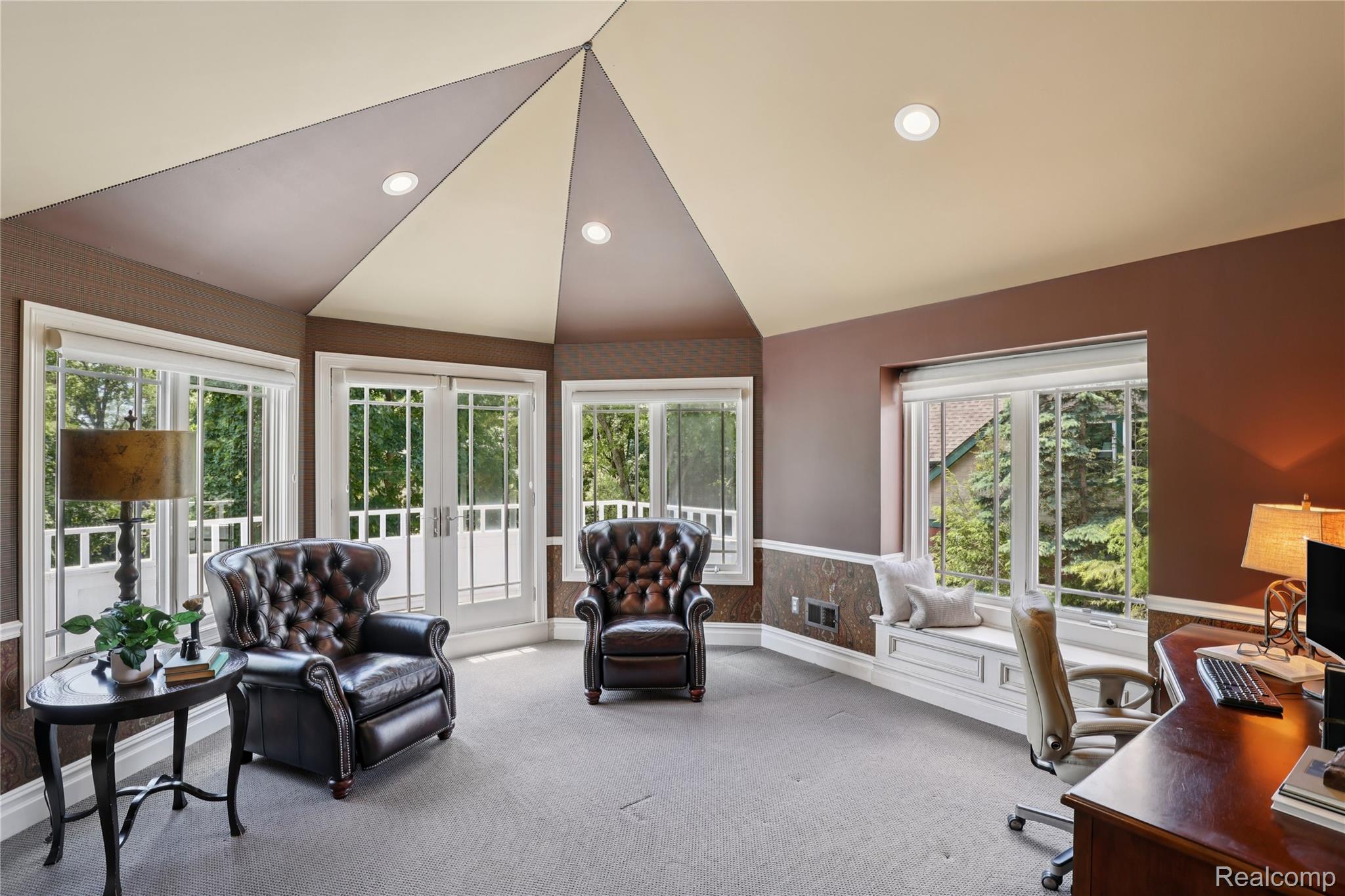 744 Thayer Boulevard Property Photo 38