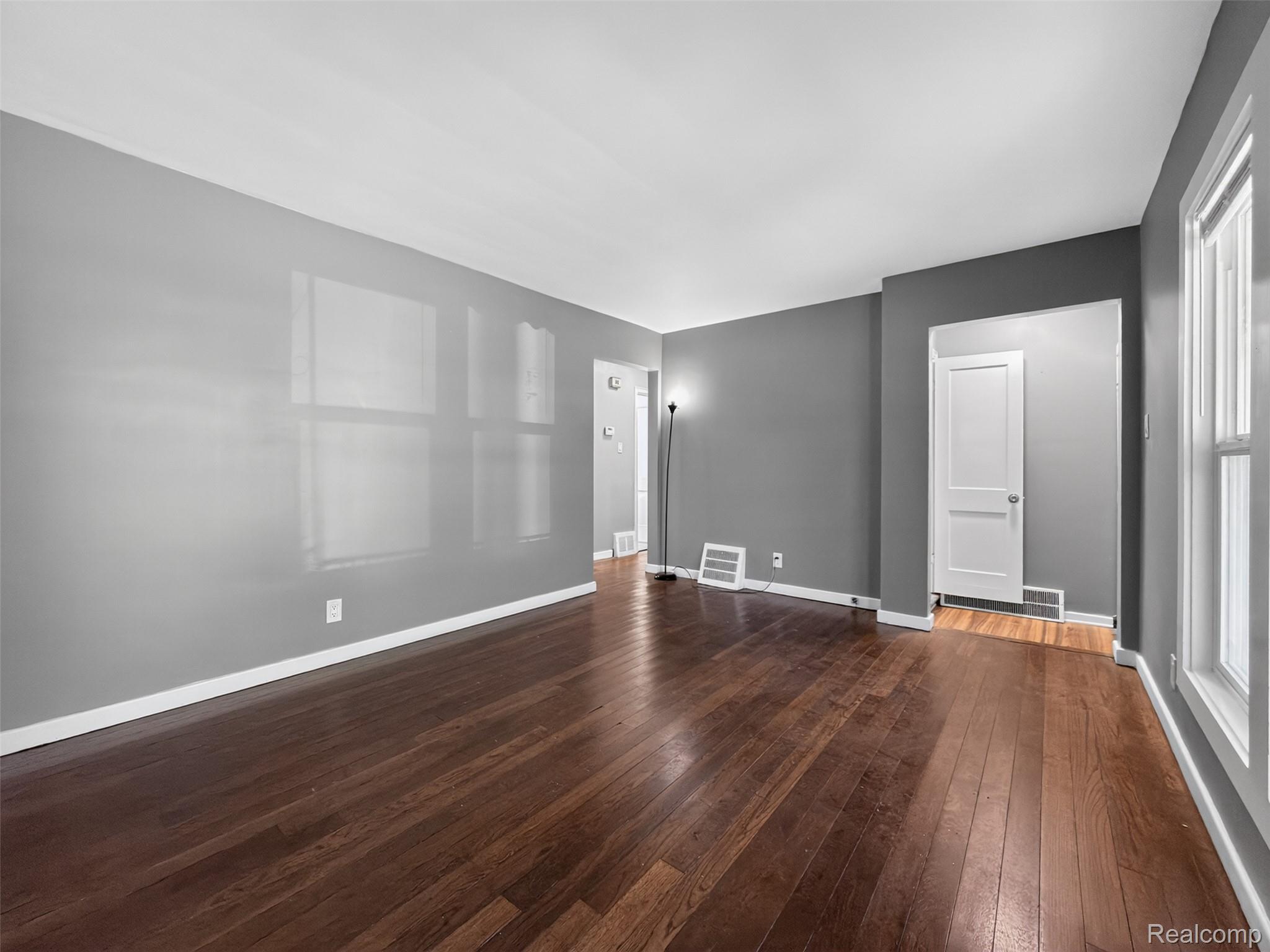 20553 Hamburg Street Property Photo 6