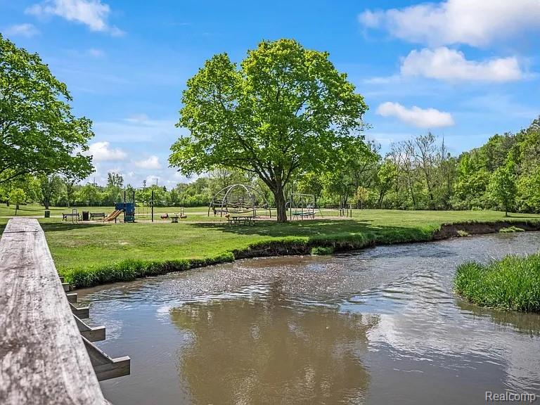 105 Bridle Property Photo 16